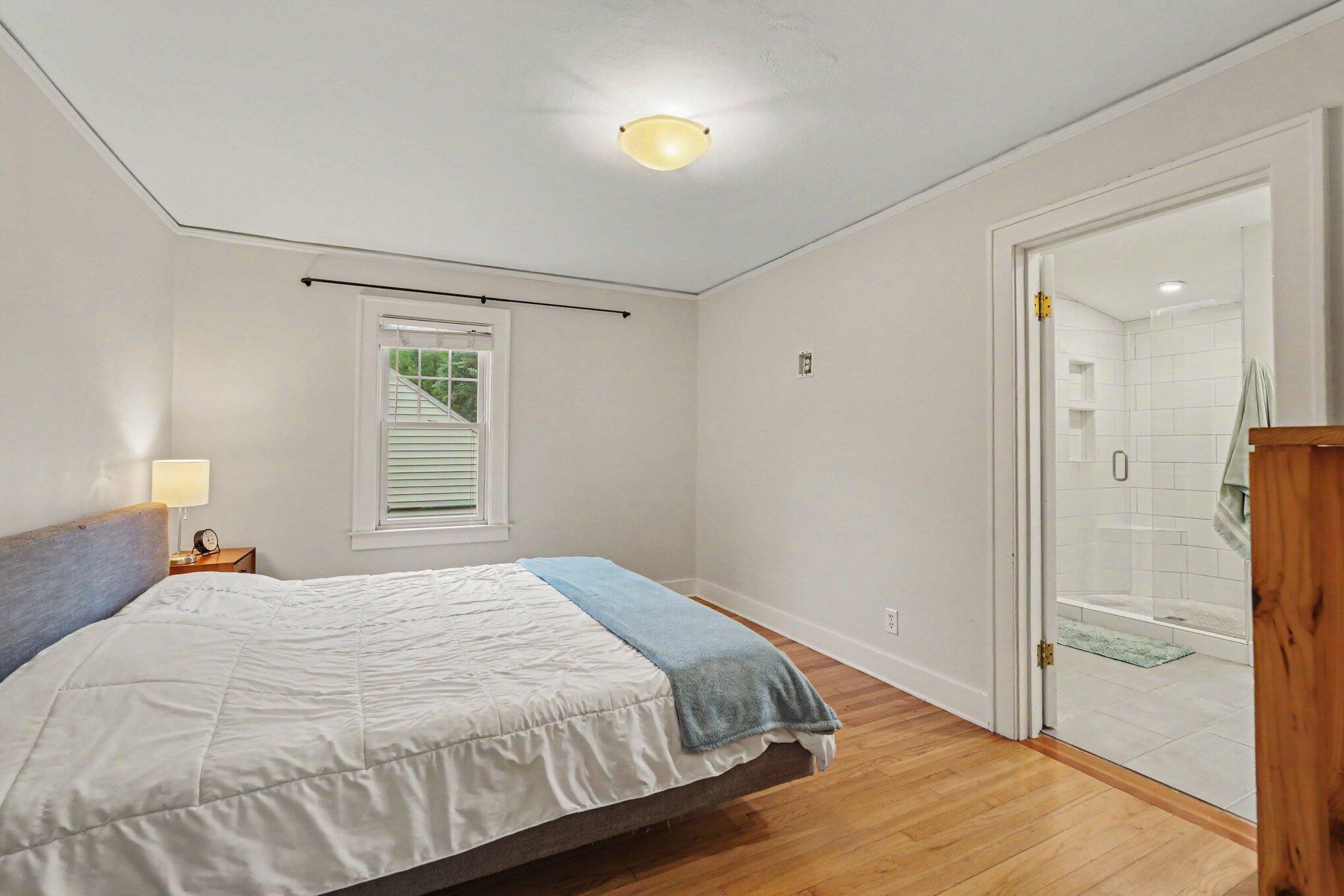 2729 Oakwood Avenue NE Grand Rapids MI 49505