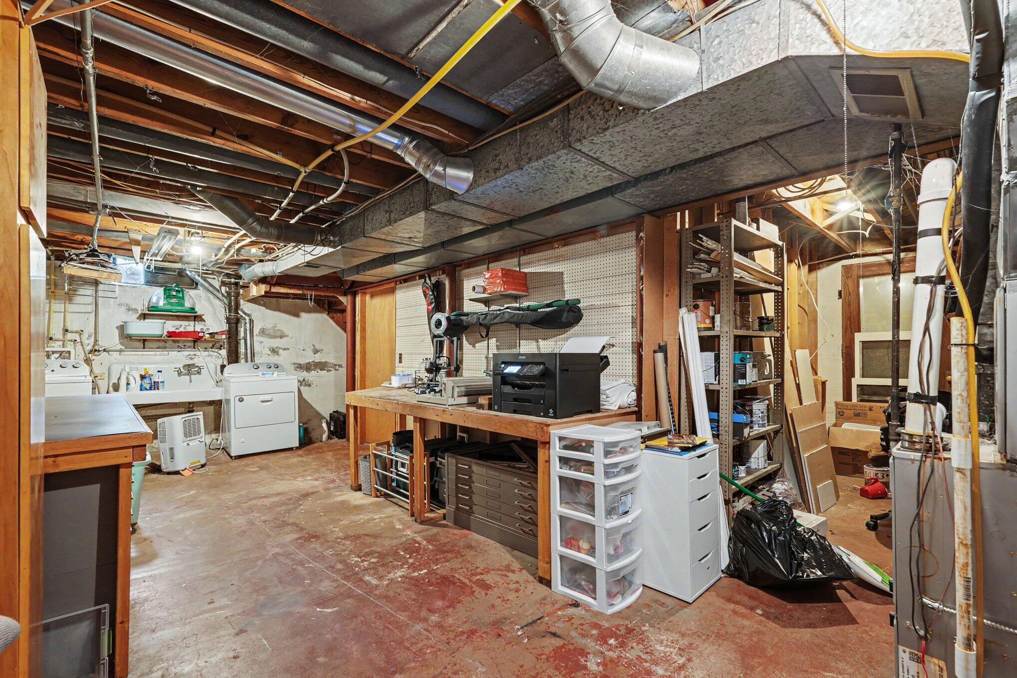 2729 Oakwood Avenue NE Grand Rapids MI 49505