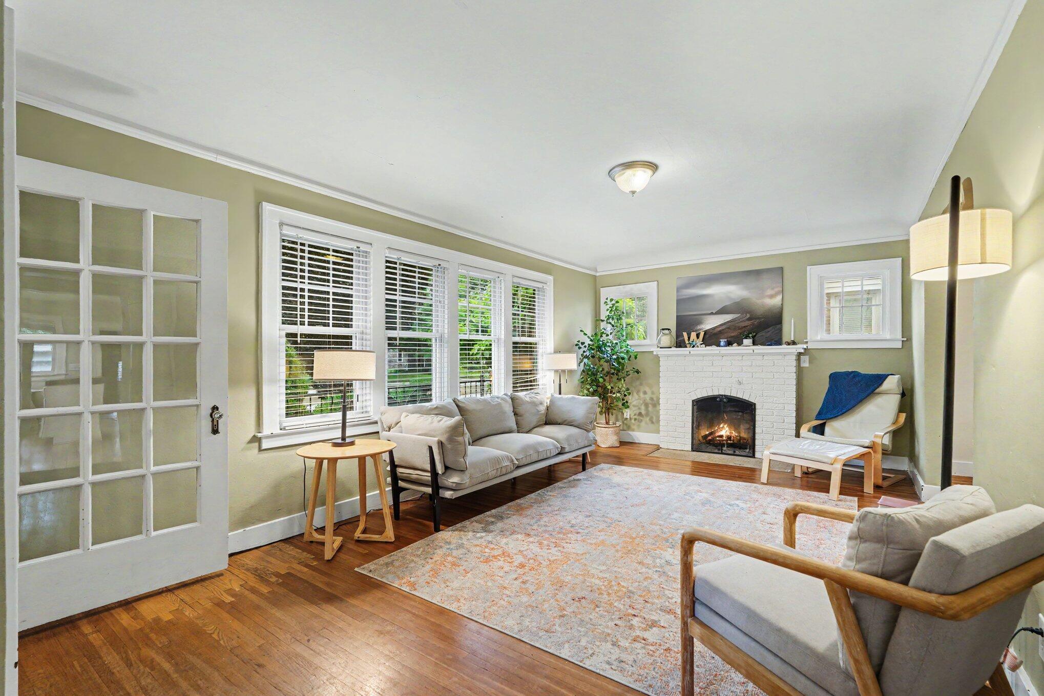 2729 Oakwood Avenue NE Grand Rapids MI 49505