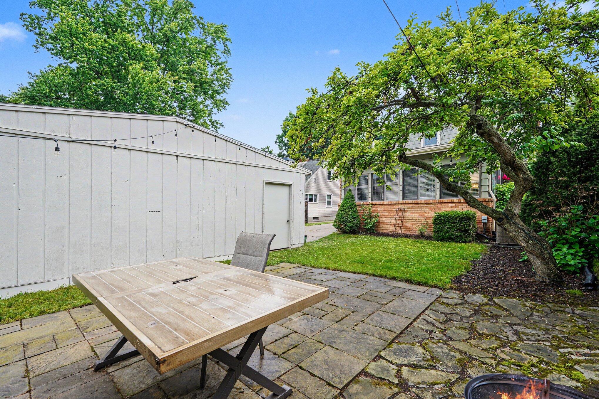 2729 Oakwood Avenue NE Grand Rapids MI 49505