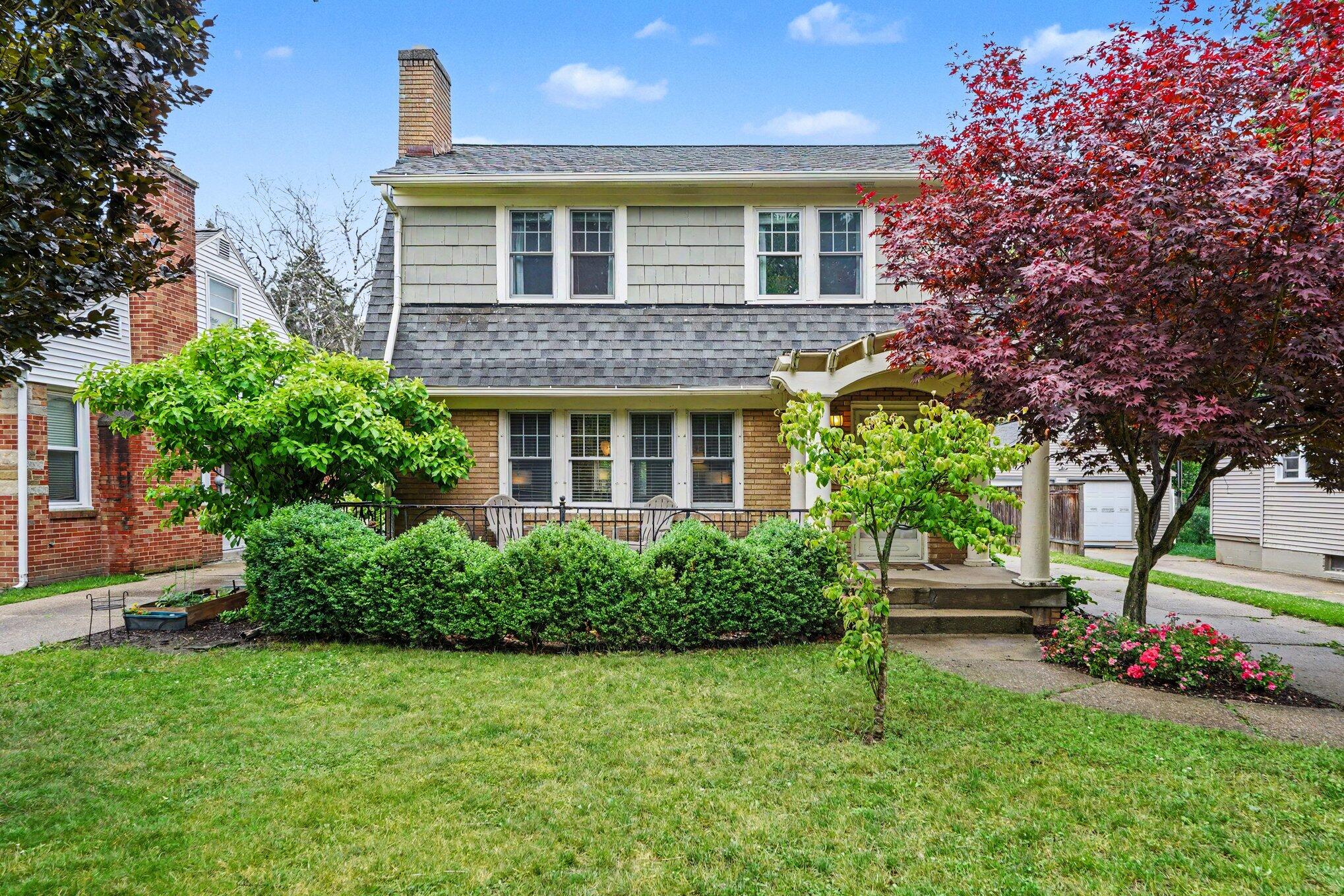 2729 Oakwood Avenue NE Grand Rapids MI 49505