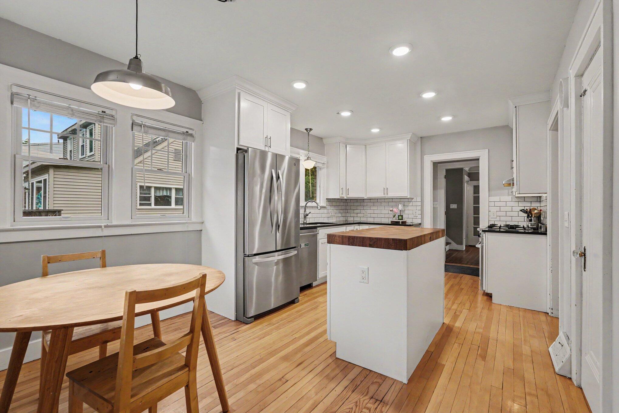 2729 Oakwood Avenue NE Grand Rapids MI 49505