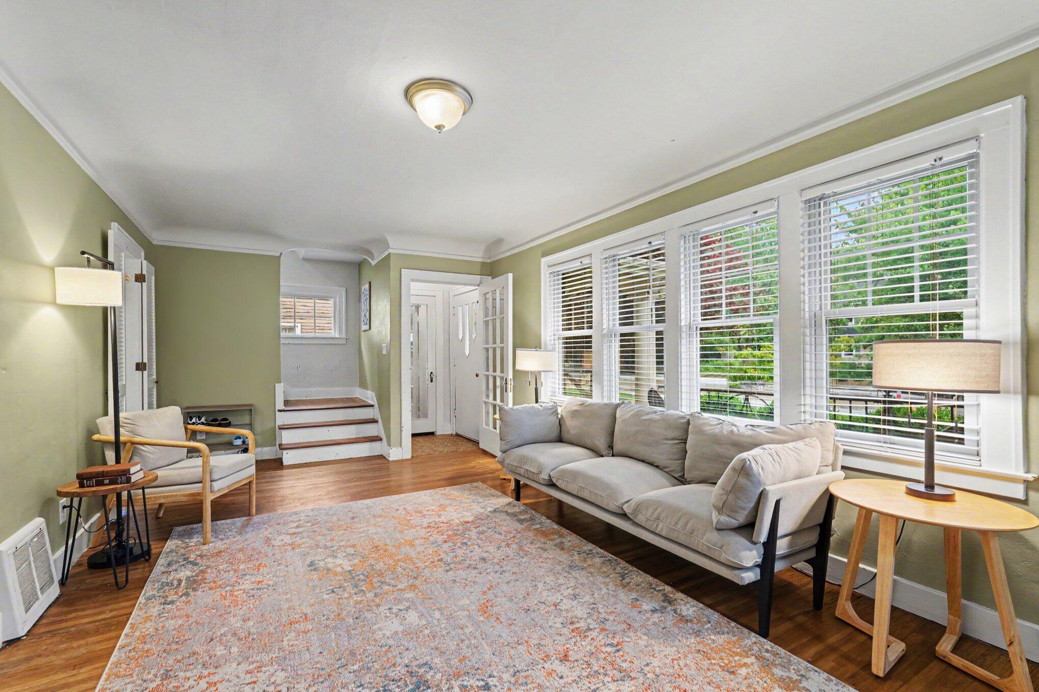 2729 Oakwood Avenue NE Grand Rapids MI 49505