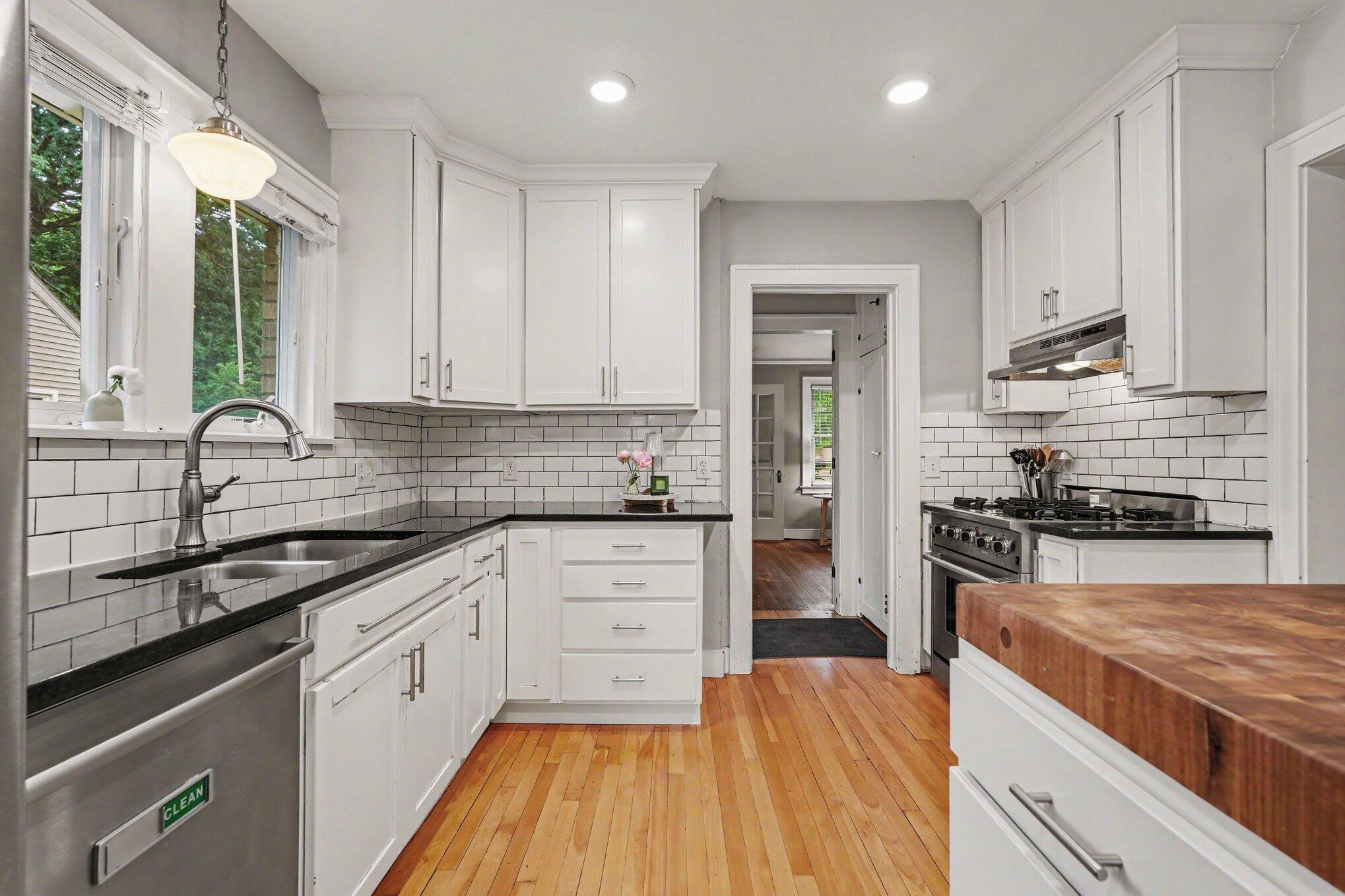 2729 Oakwood Avenue NE Grand Rapids MI 49505