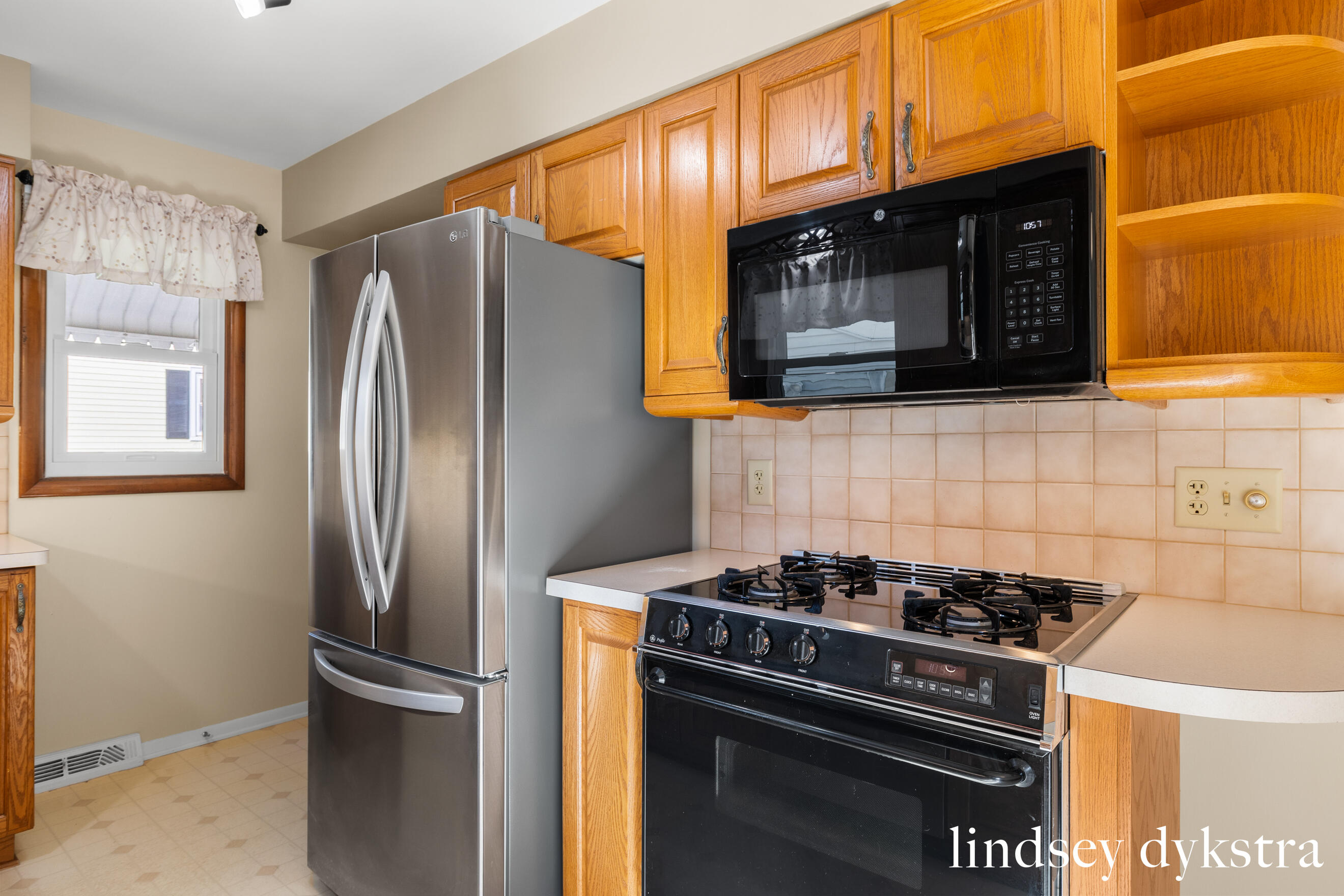 920 Coventry Drive NW Grand Rapids MI 49544