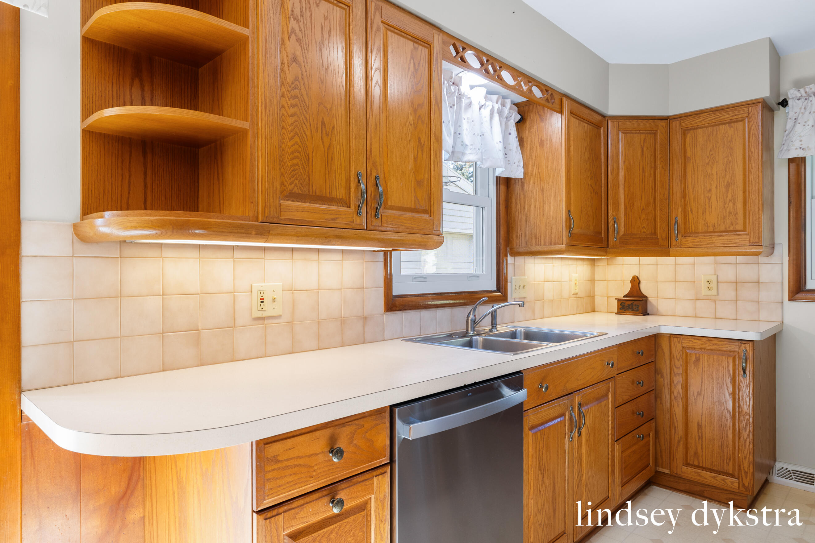 920 Coventry Drive NW Grand Rapids MI 49544