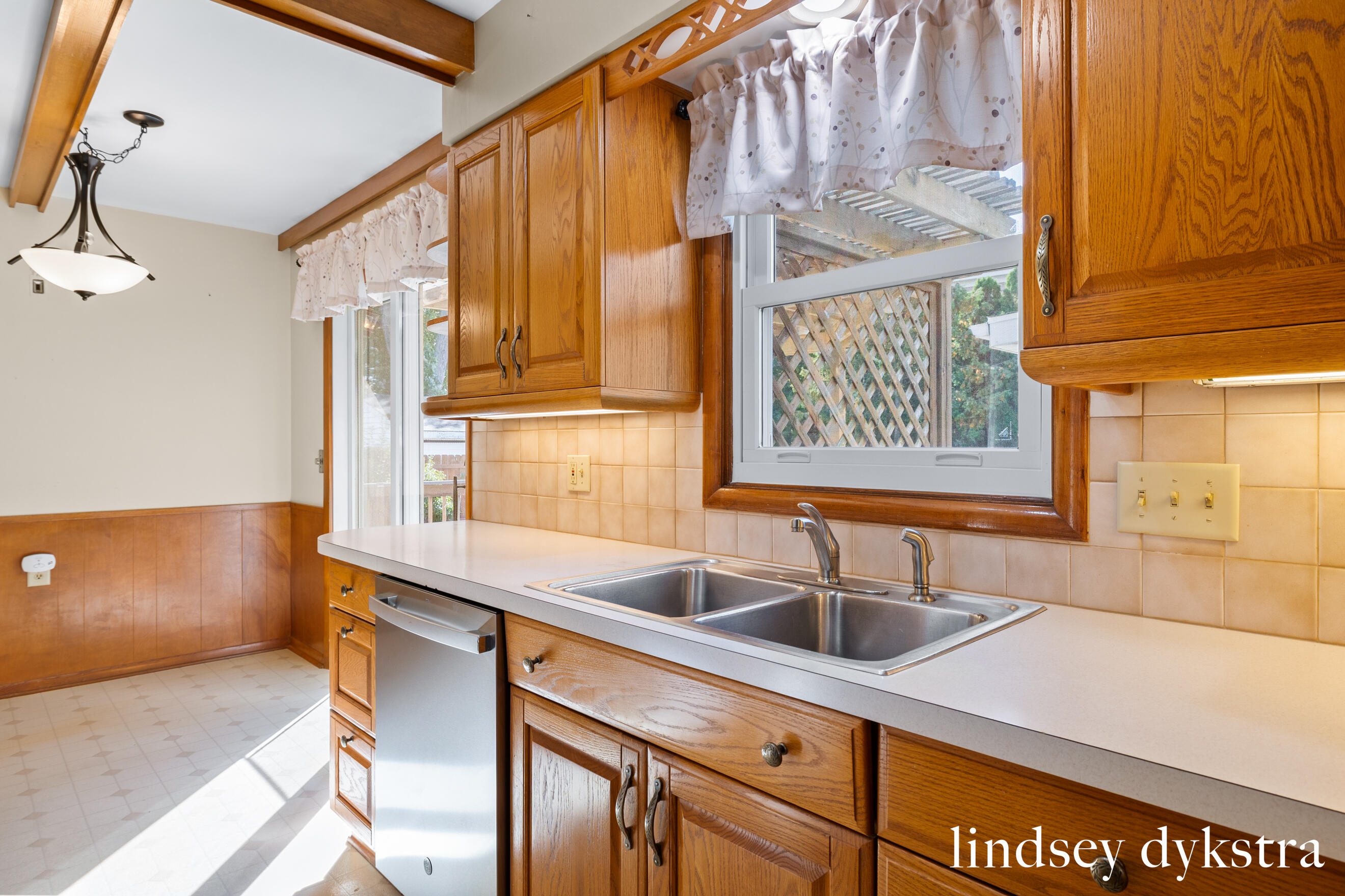 920 Coventry Drive NW Grand Rapids MI 49544