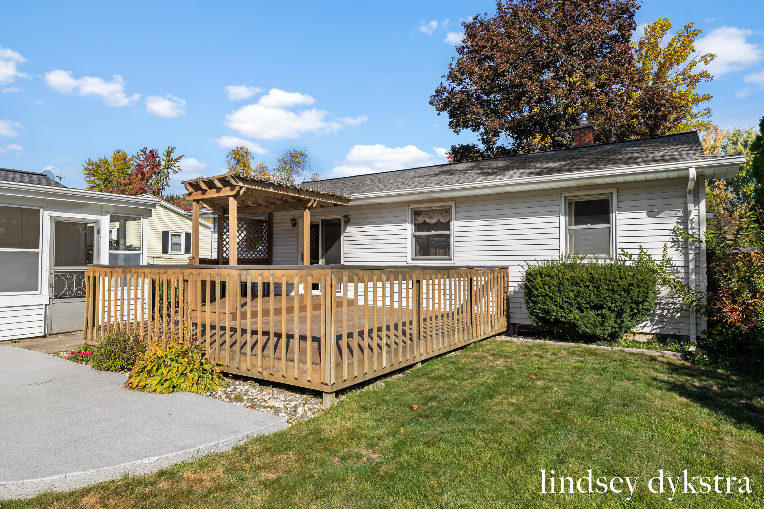 920 Coventry Drive NW Grand Rapids MI 49544