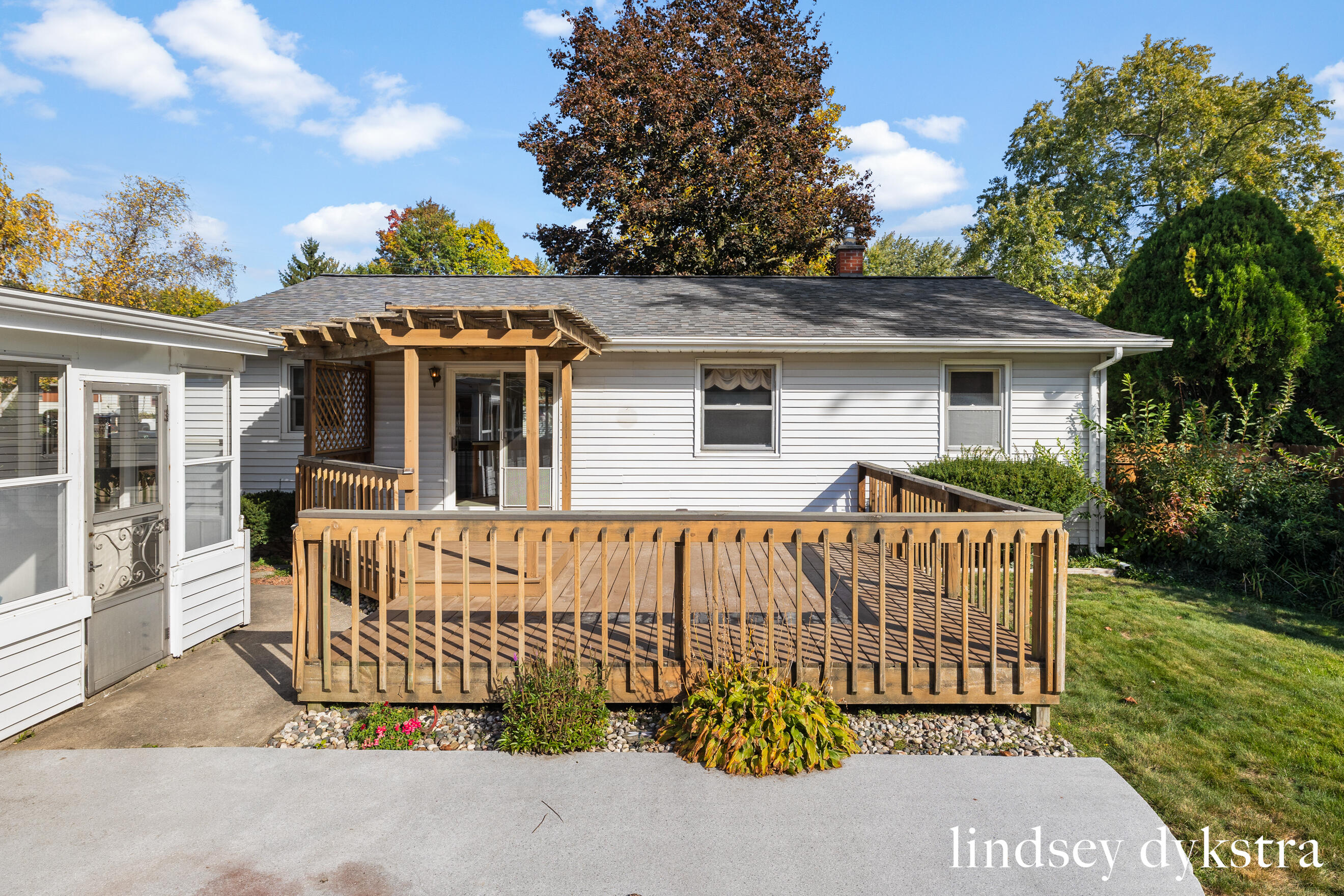 920 Coventry Drive NW Grand Rapids MI 49544