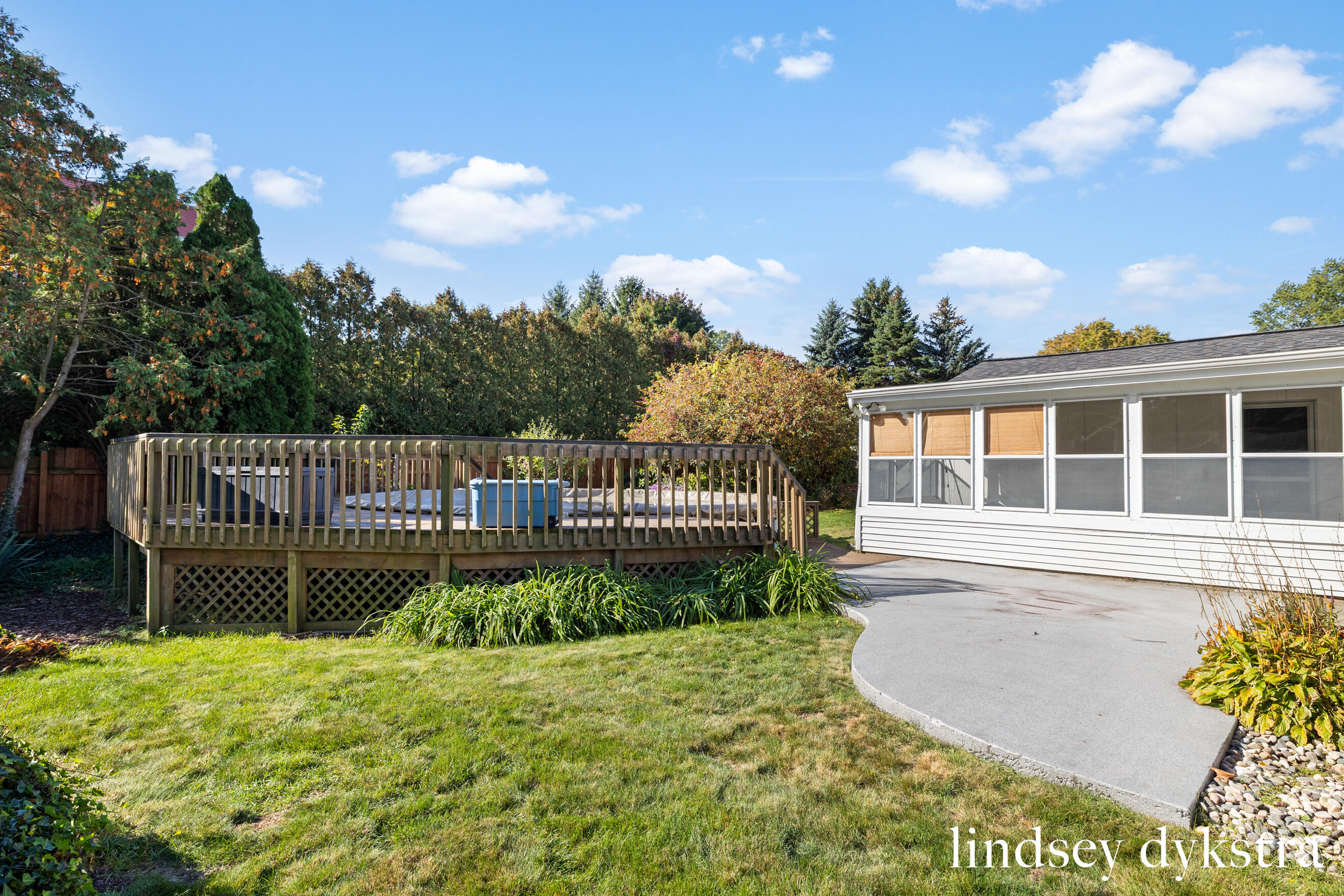920 Coventry Drive NW Grand Rapids MI 49544