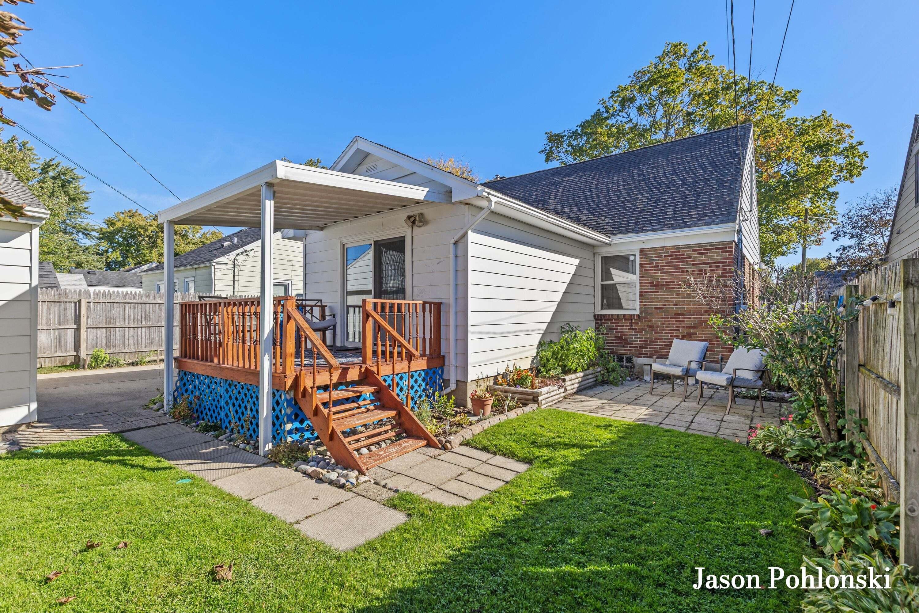 1805 Fremont Avenue NW Grand Rapids MI 49504
