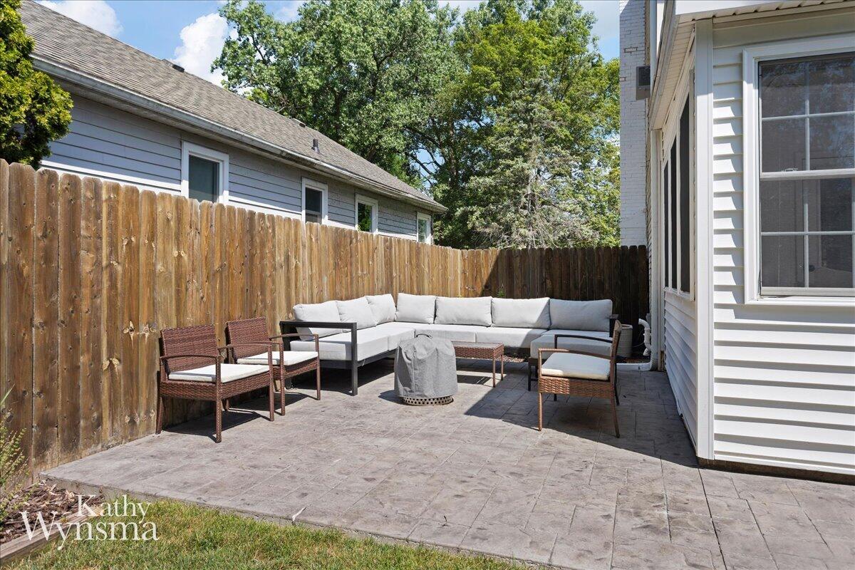 2604 SE Richards Drive SE East Grand Rapids MI 49506