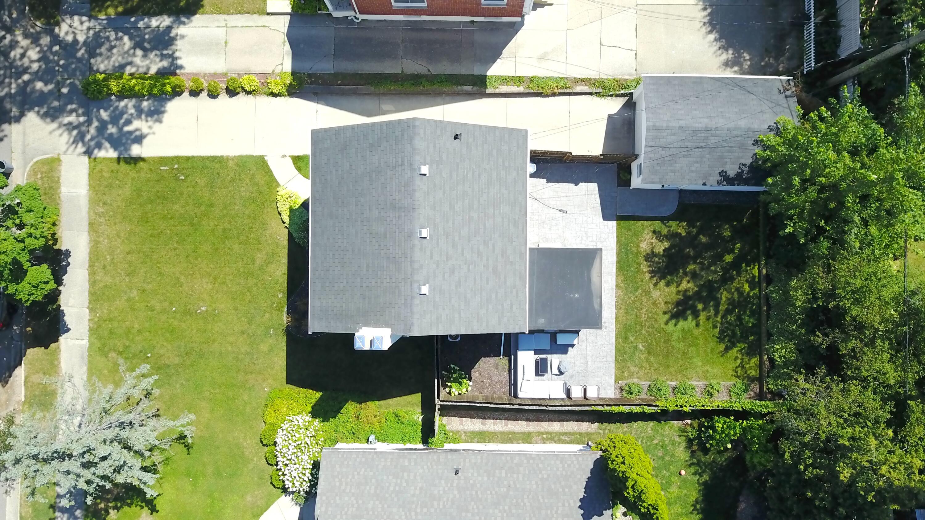 2604 SE Richards Drive SE East Grand Rapids MI 49506