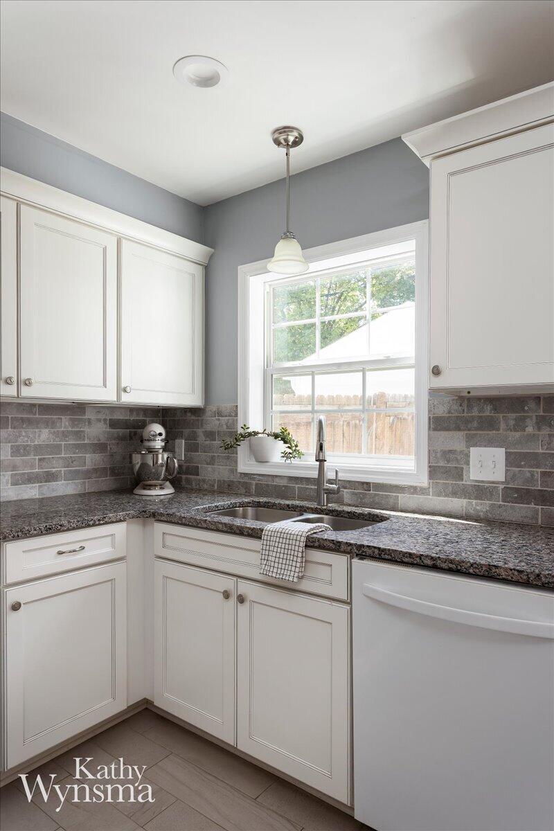 2604 SE Richards Drive SE East Grand Rapids MI 49506