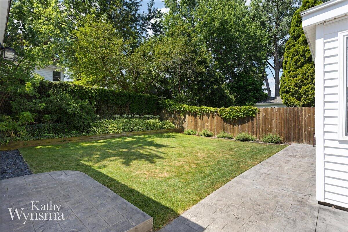 2604 SE Richards Drive SE East Grand Rapids MI 49506