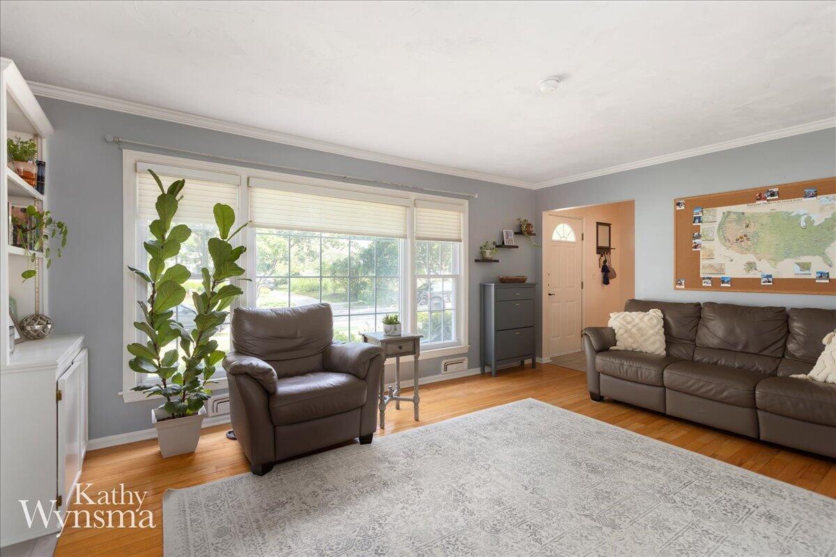 2604 SE Richards Drive SE East Grand Rapids MI 49506