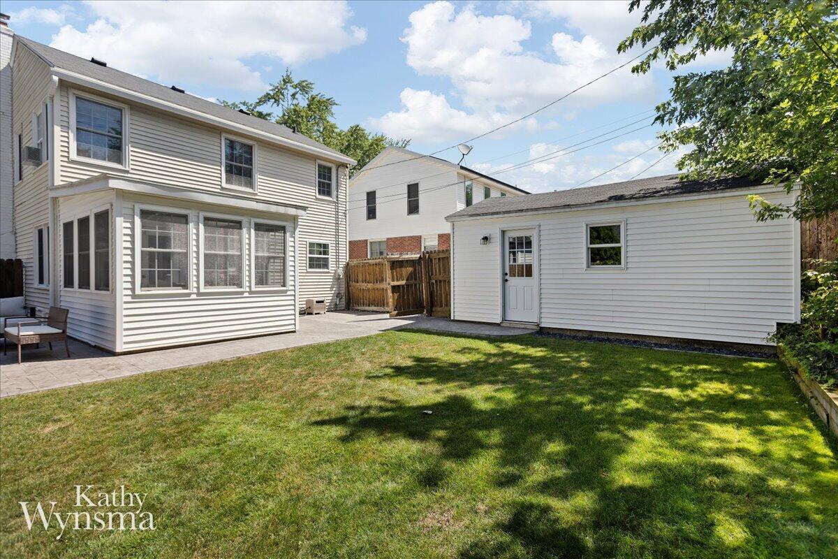 2604 SE Richards Drive SE East Grand Rapids MI 49506