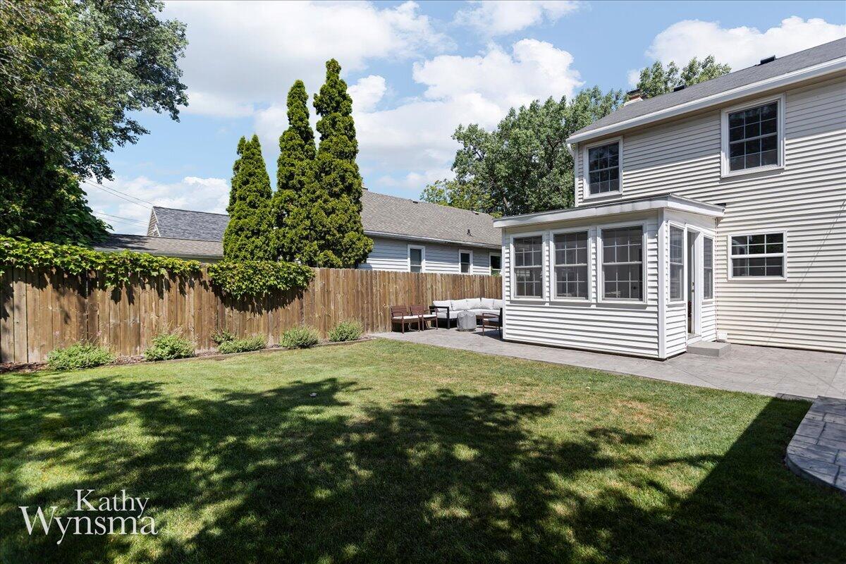 2604 SE Richards Drive SE East Grand Rapids MI 49506