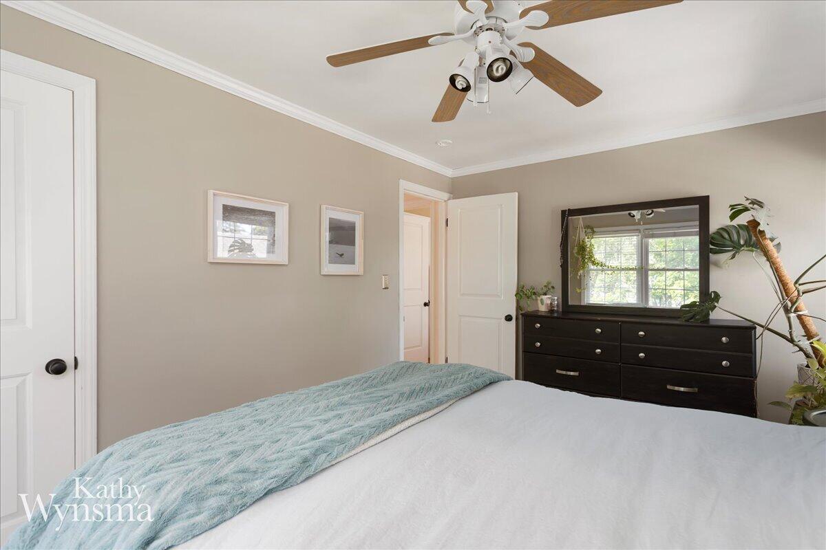 2604 SE Richards Drive SE East Grand Rapids MI 49506
