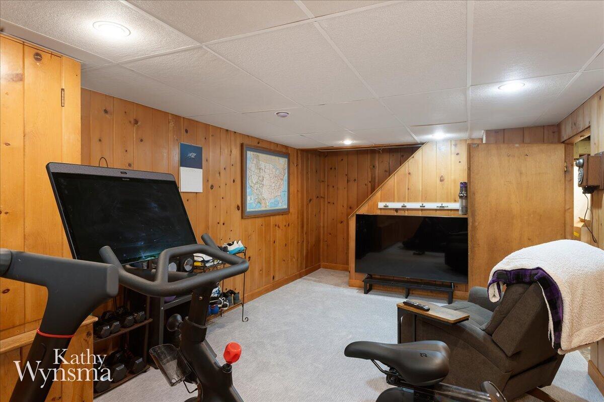 2604 SE Richards Drive SE East Grand Rapids MI 49506