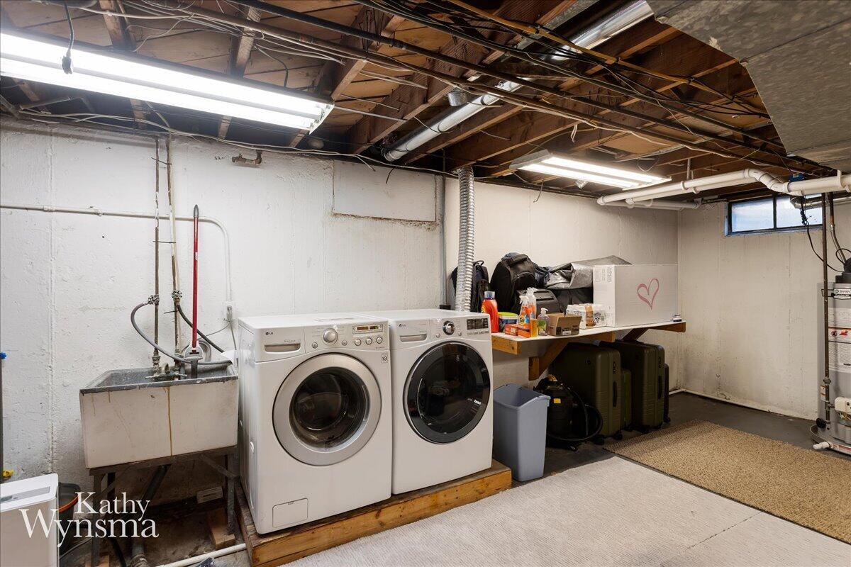 2604 SE Richards Drive SE East Grand Rapids MI 49506