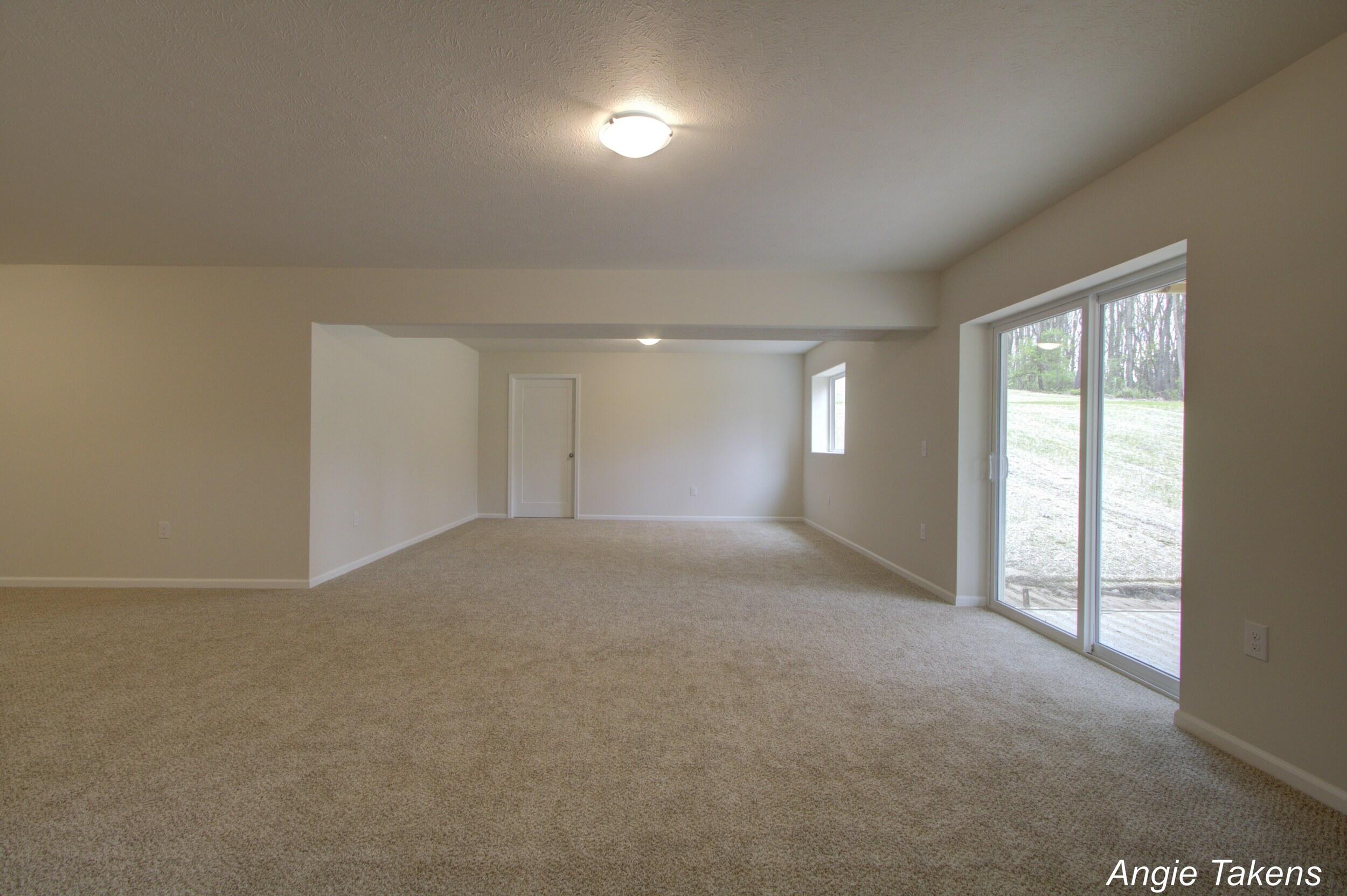 3575 13 Mile Road NE Rockford MI 49341