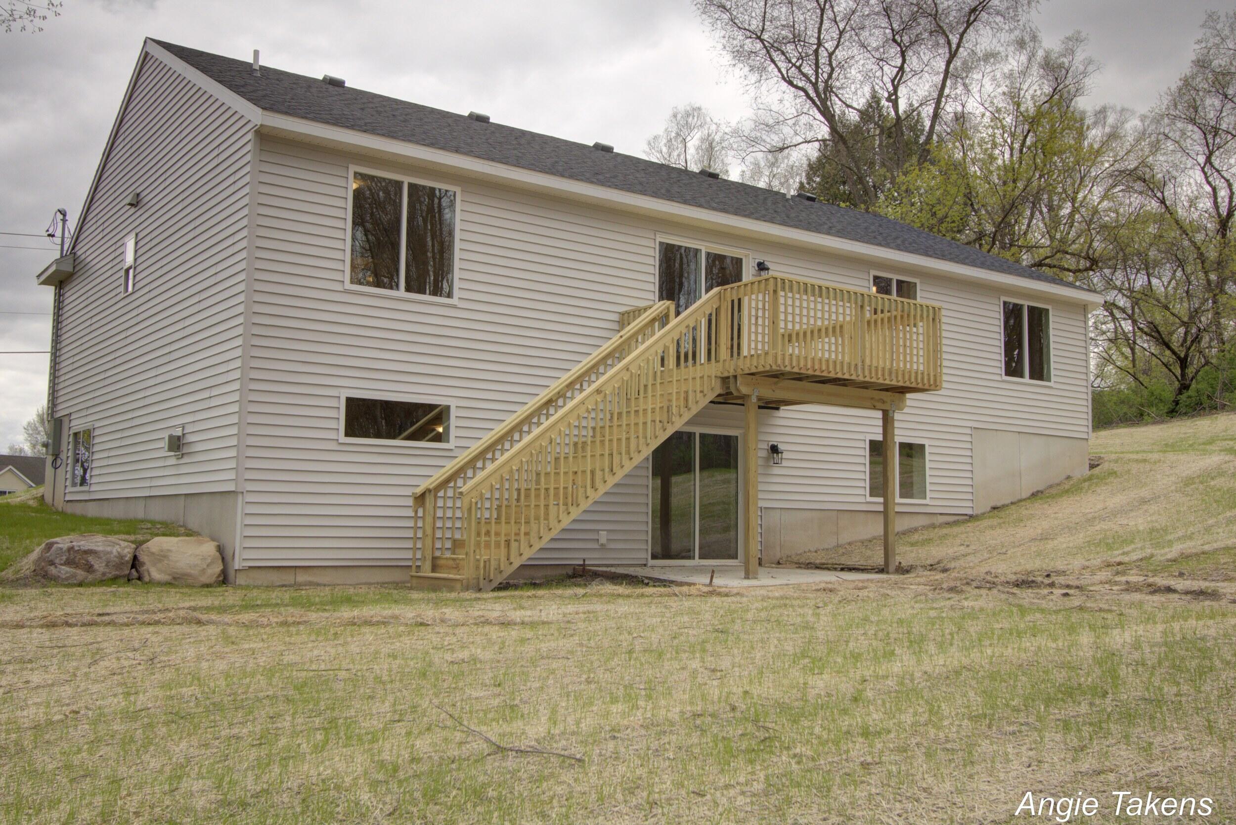 3575 13 Mile Road NE Rockford MI 49341
