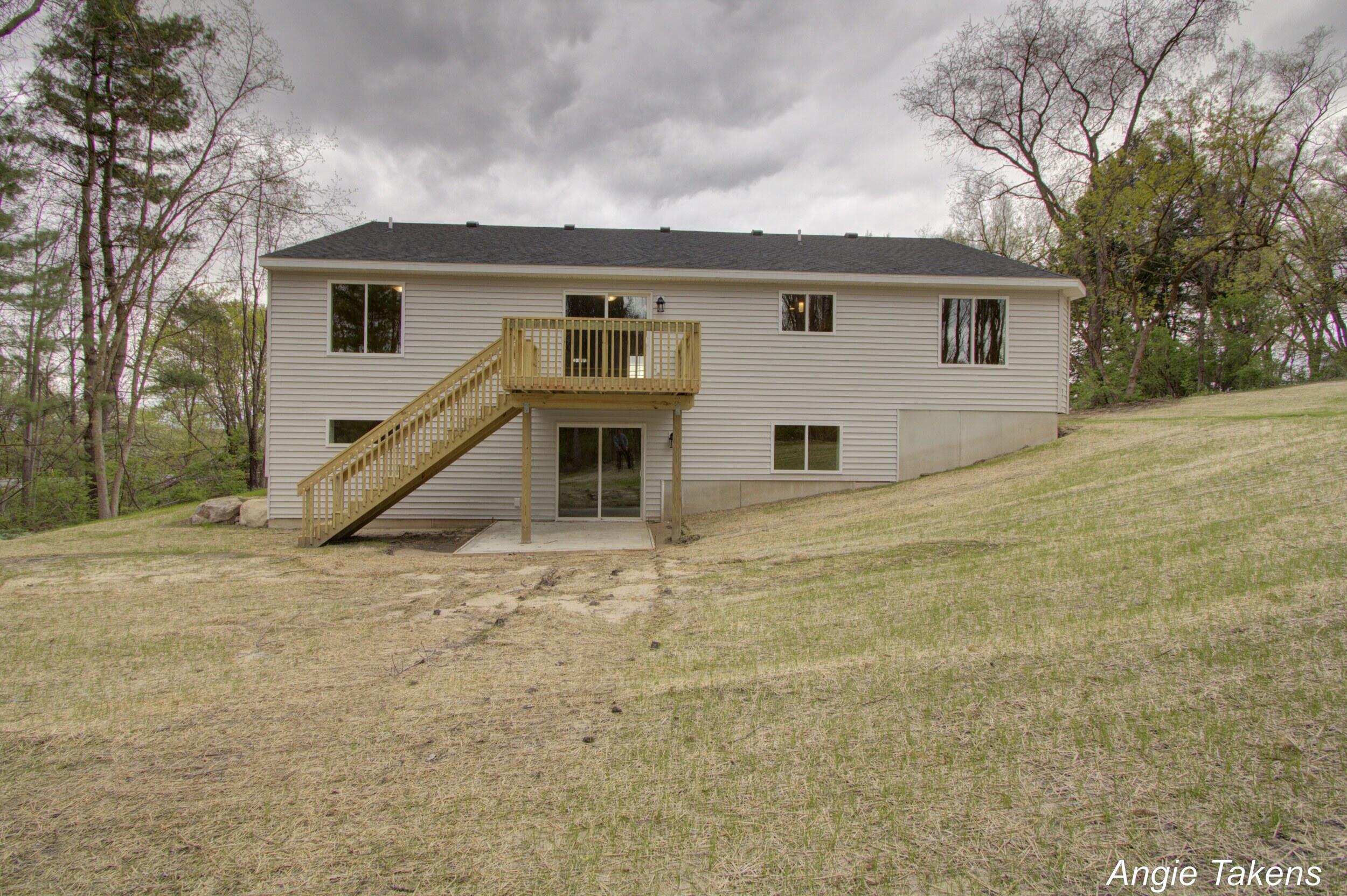 3575 13 Mile Road NE Rockford MI 49341