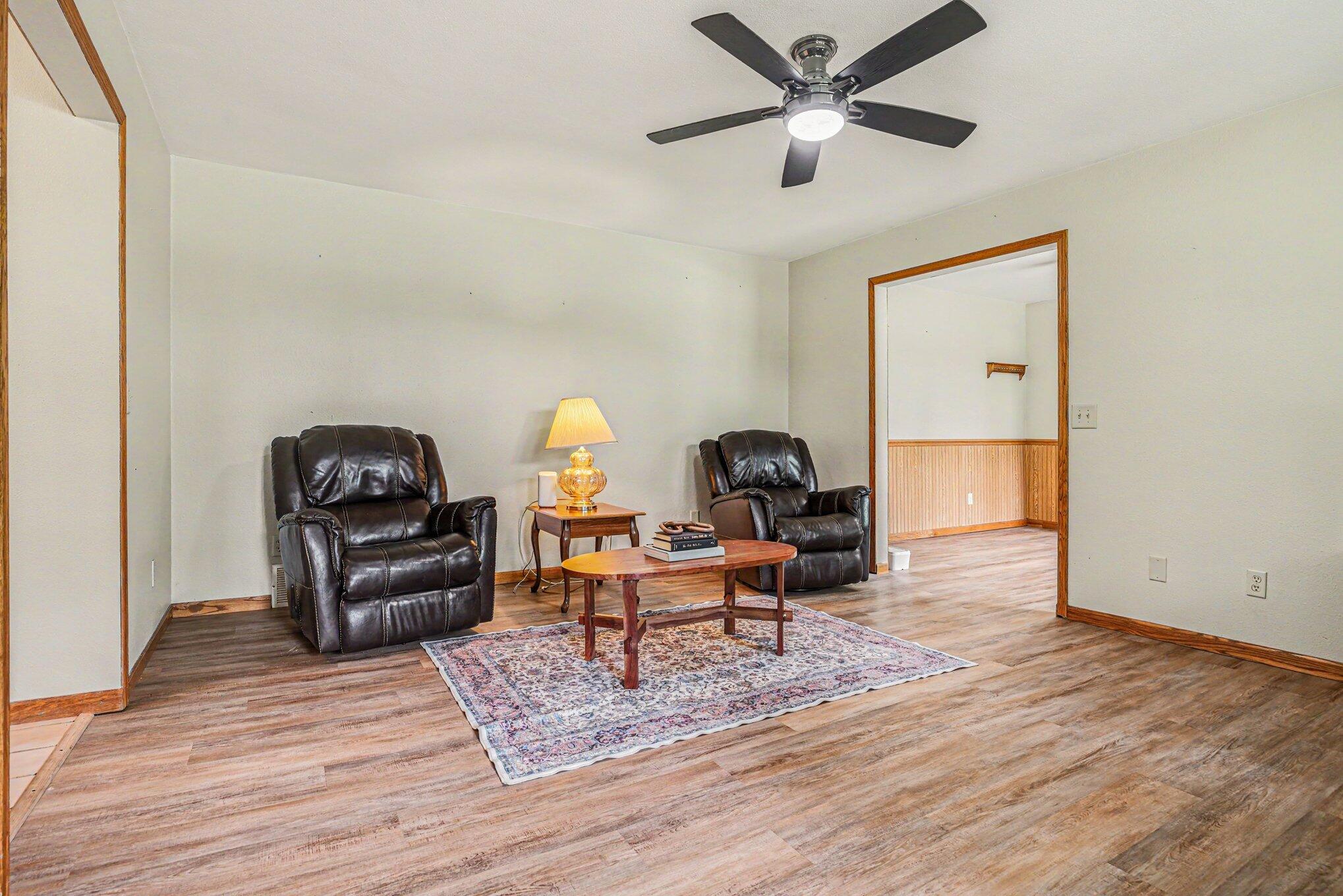 22180 Redfield Street Edwardsburg MI 49112