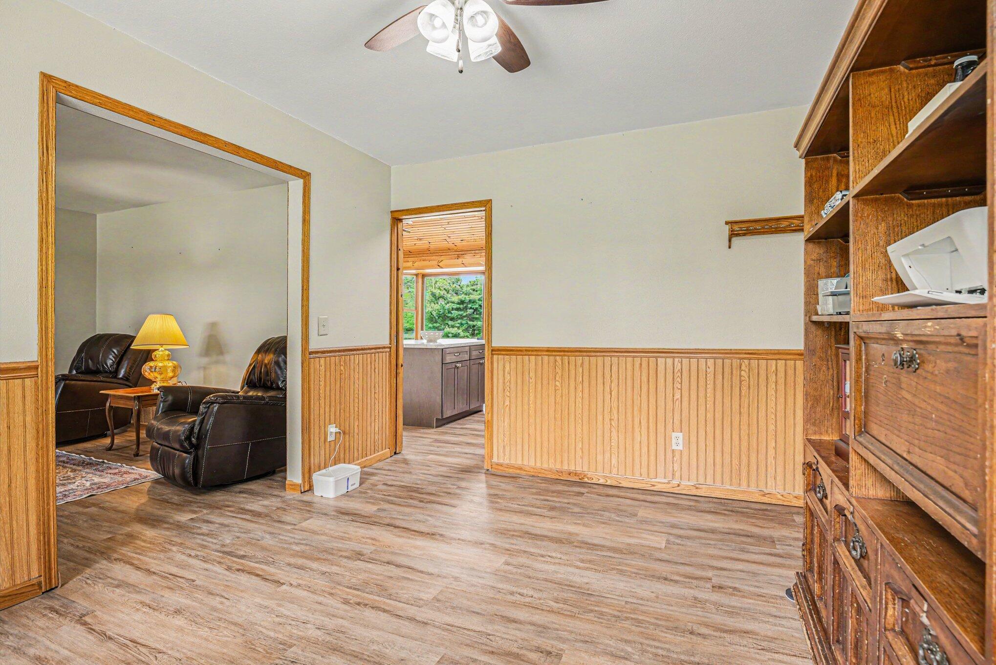 22180 Redfield Street Edwardsburg MI 49112