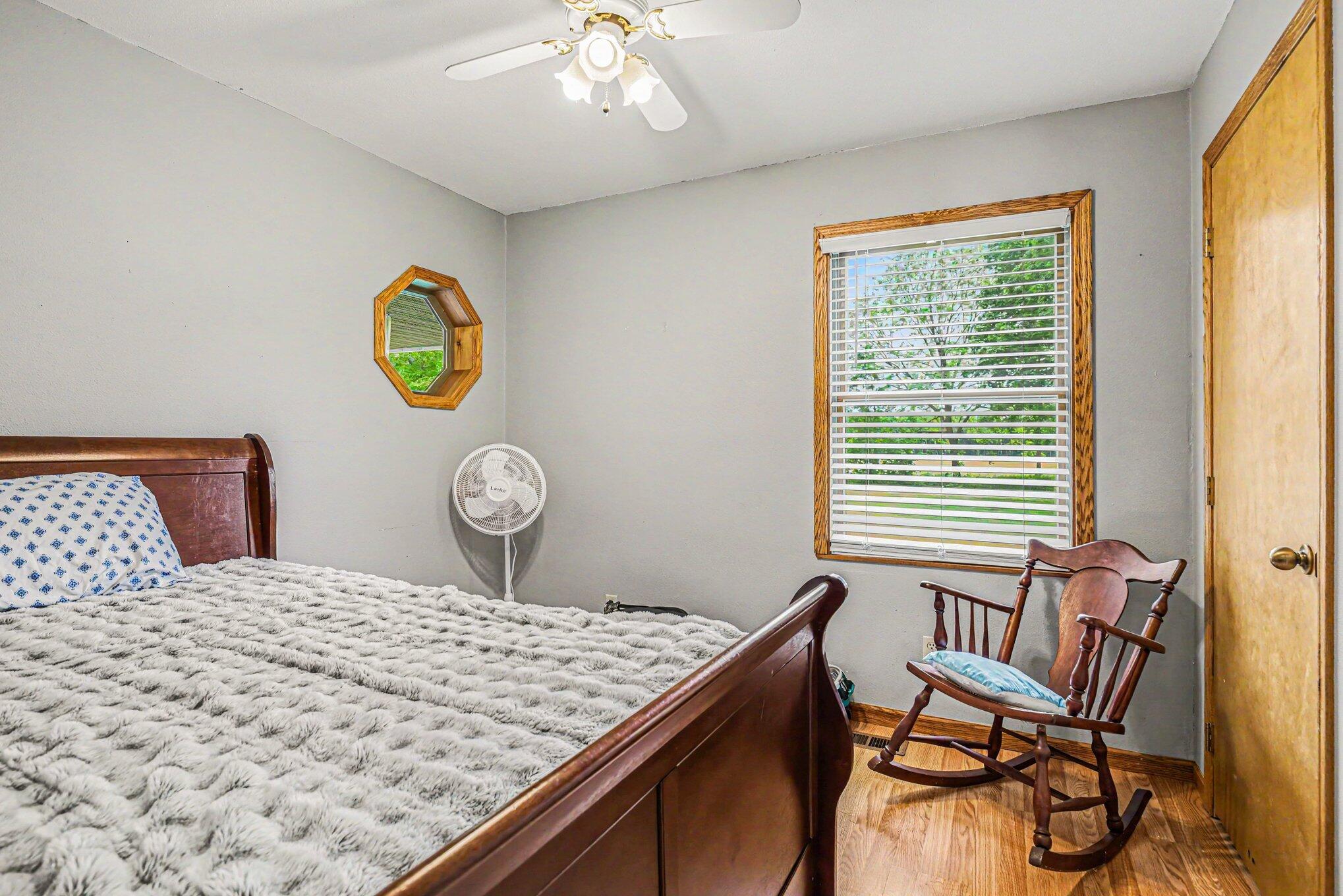 22180 Redfield Street Edwardsburg MI 49112