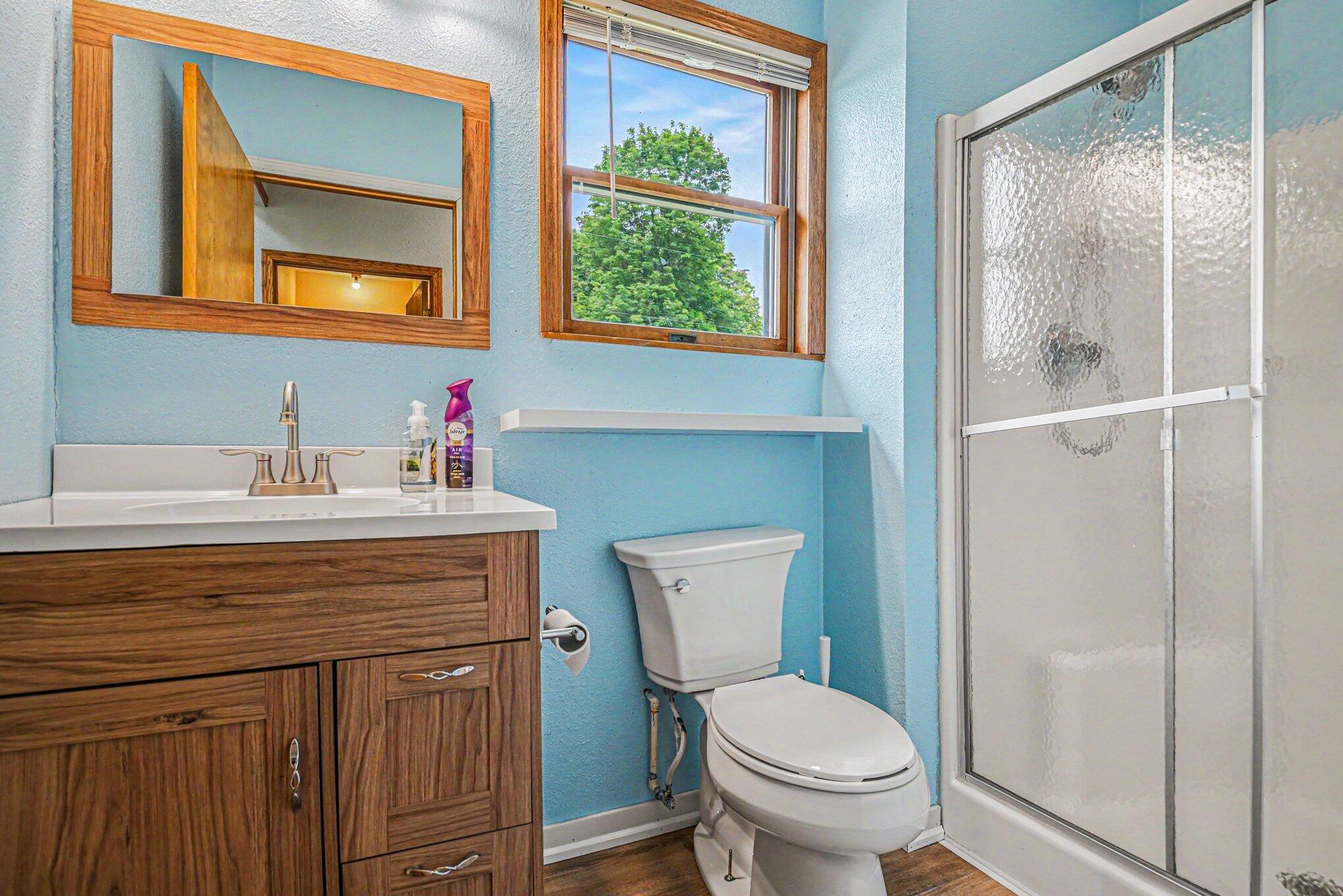 22180 Redfield Street Edwardsburg MI 49112