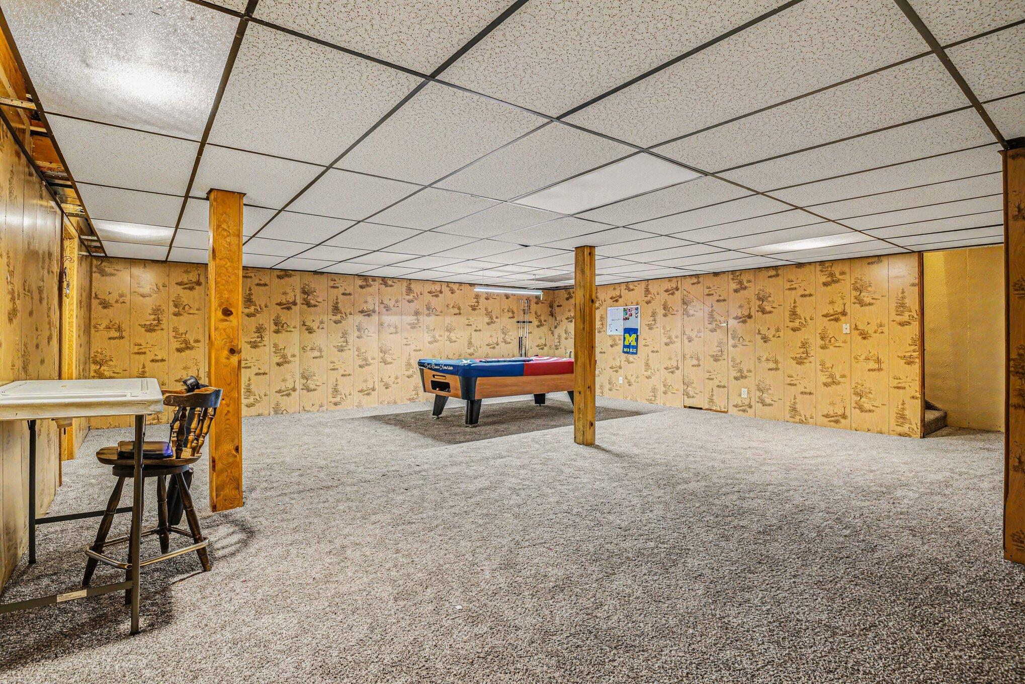22180 Redfield Street Edwardsburg MI 49112