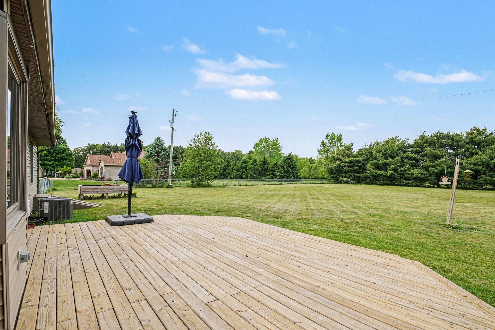 22180 Redfield Street Edwardsburg MI 49112