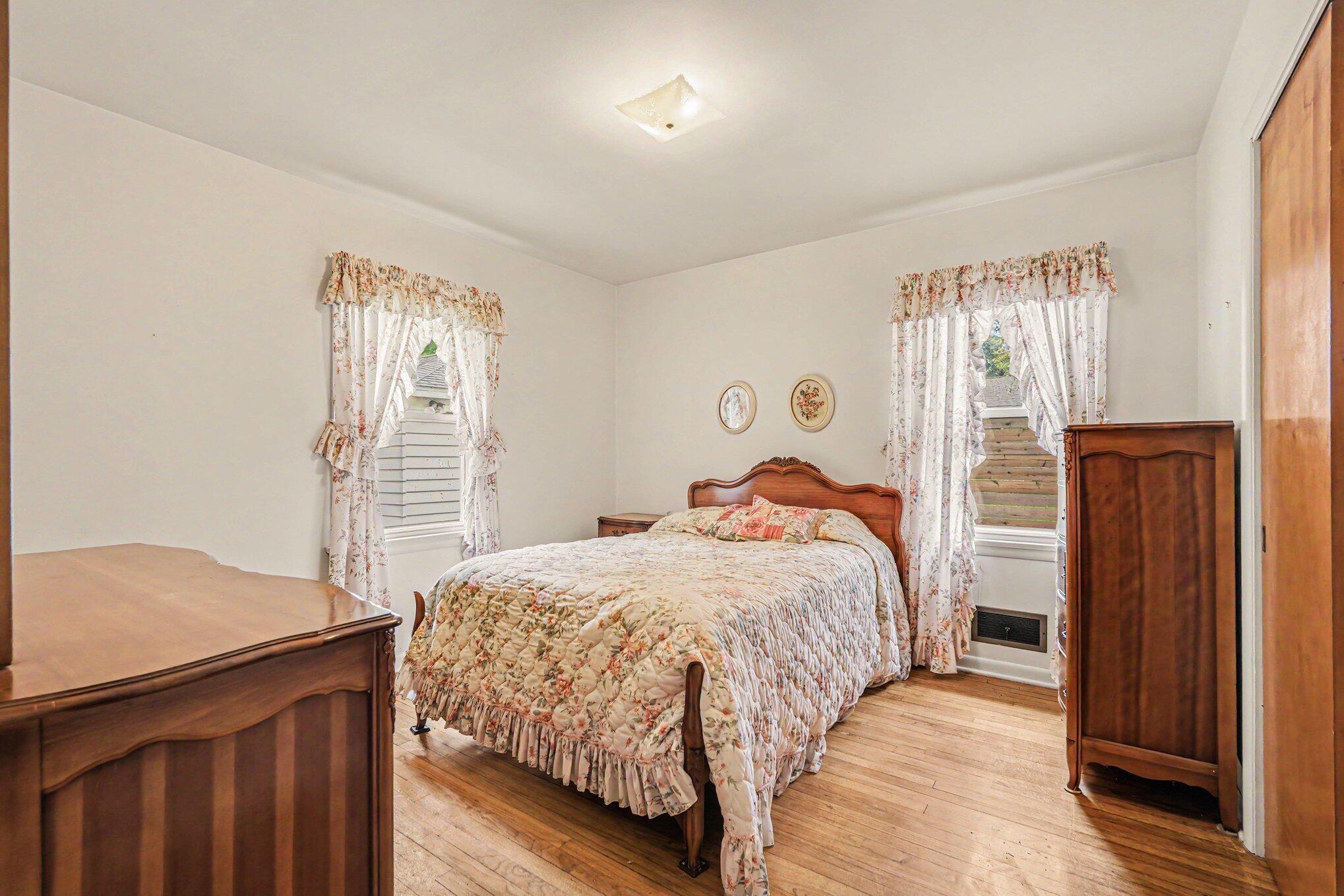 1234 Fay Avenue NW Grand Rapids MI 49504
