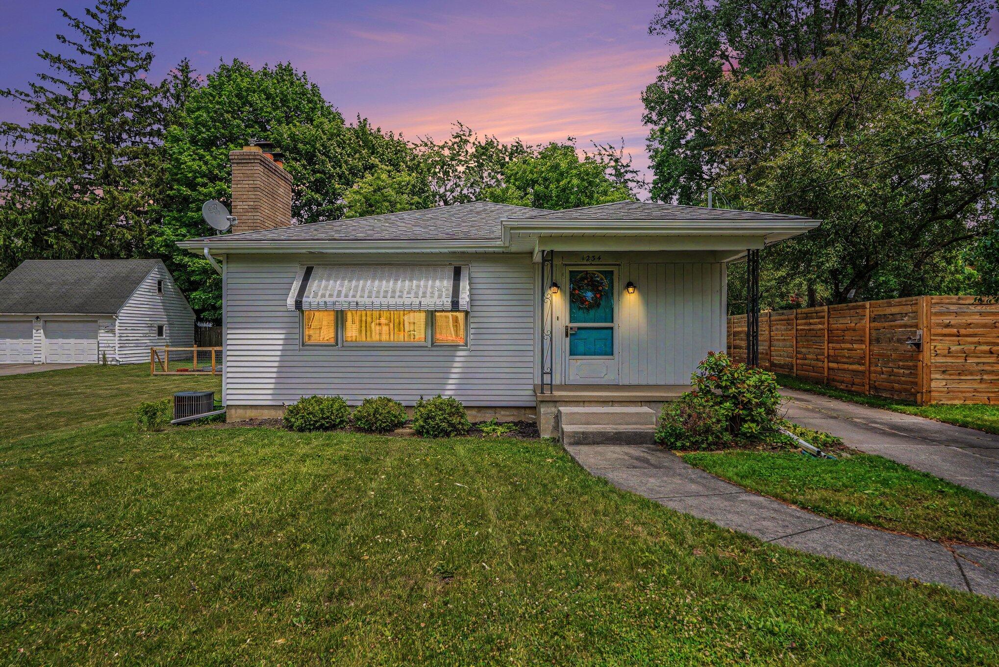 1234 Fay Avenue NW Grand Rapids MI 49504