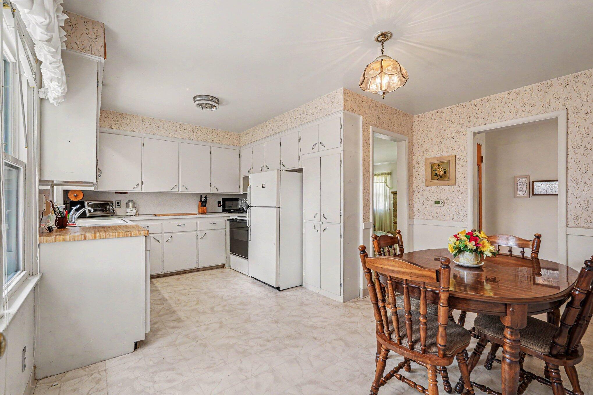 1234 Fay Avenue NW Grand Rapids MI 49504
