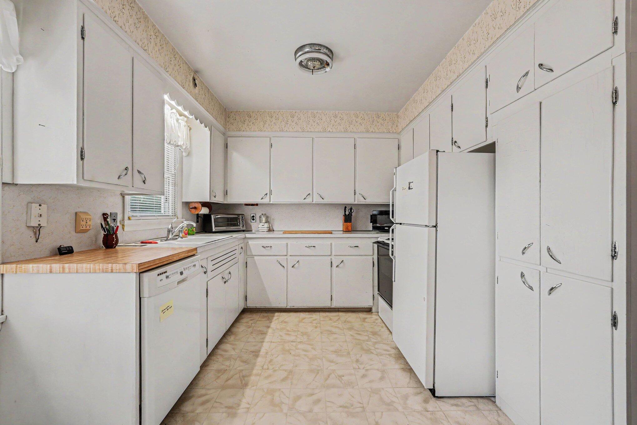 1234 Fay Avenue NW Grand Rapids MI 49504