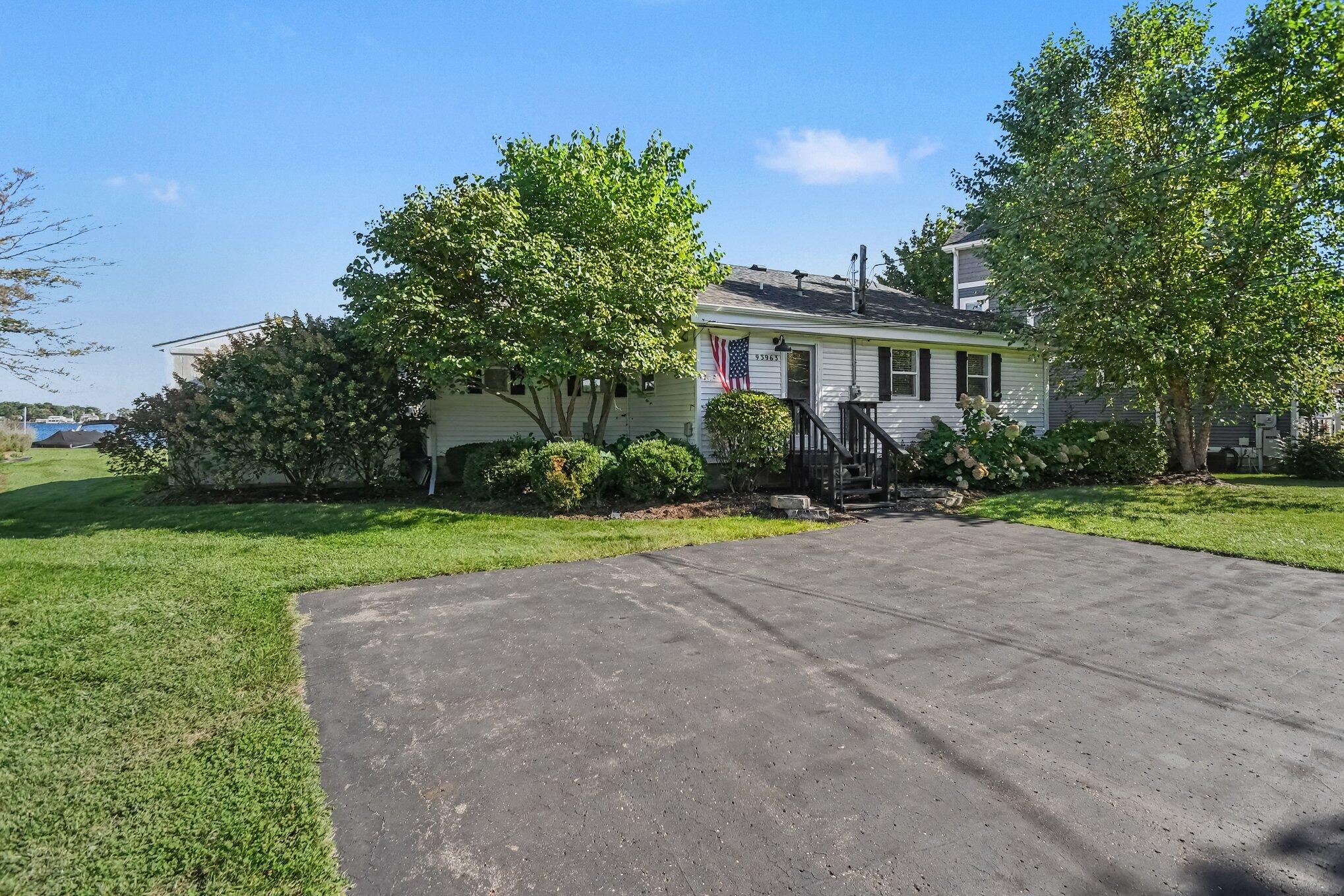 93963 Madison Avenue Benton Harbor MI 49022