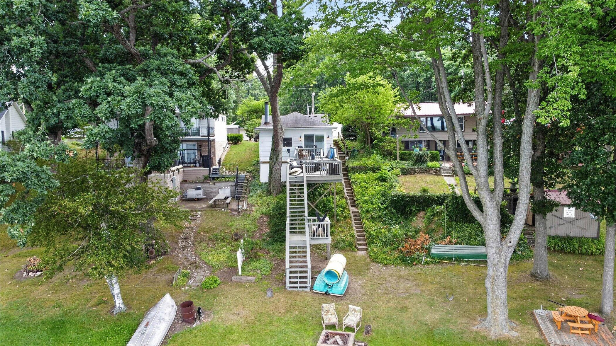52784 Twin Lakeview Drive Dowagiac MI 49047
