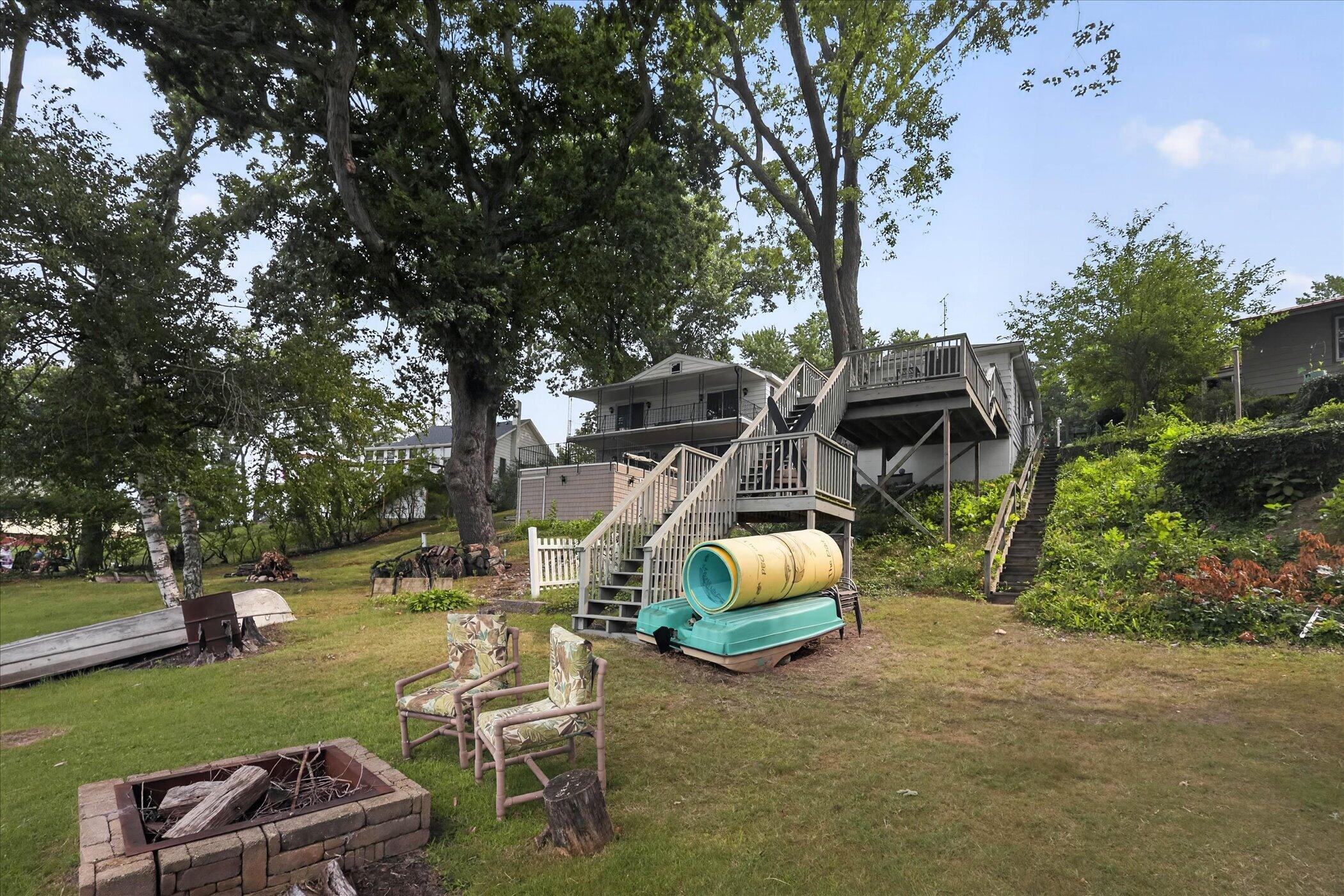 52784 Twin Lakeview Drive Dowagiac MI 49047