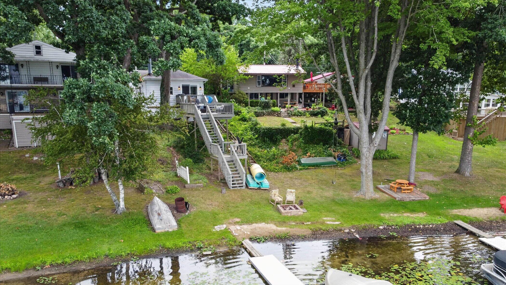 52784 Twin Lakeview Drive Dowagiac MI 49047