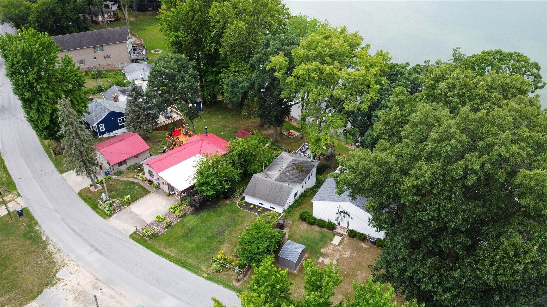 52784 Twin Lakeview Drive Dowagiac MI 49047