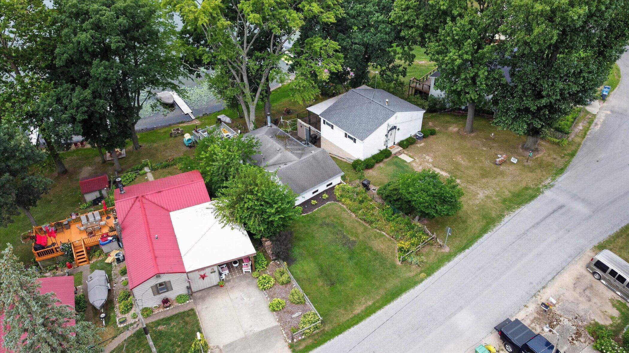 52784 Twin Lakeview Drive Dowagiac MI 49047