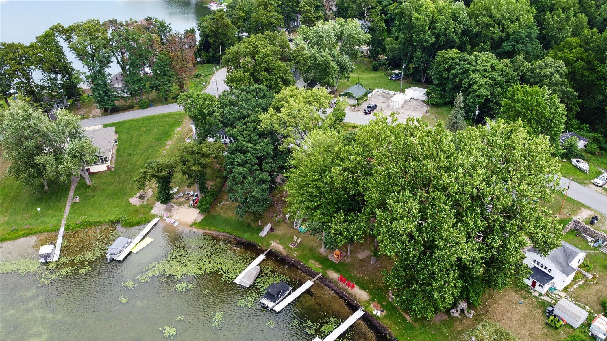 52784 Twin Lakeview Drive Dowagiac MI 49047