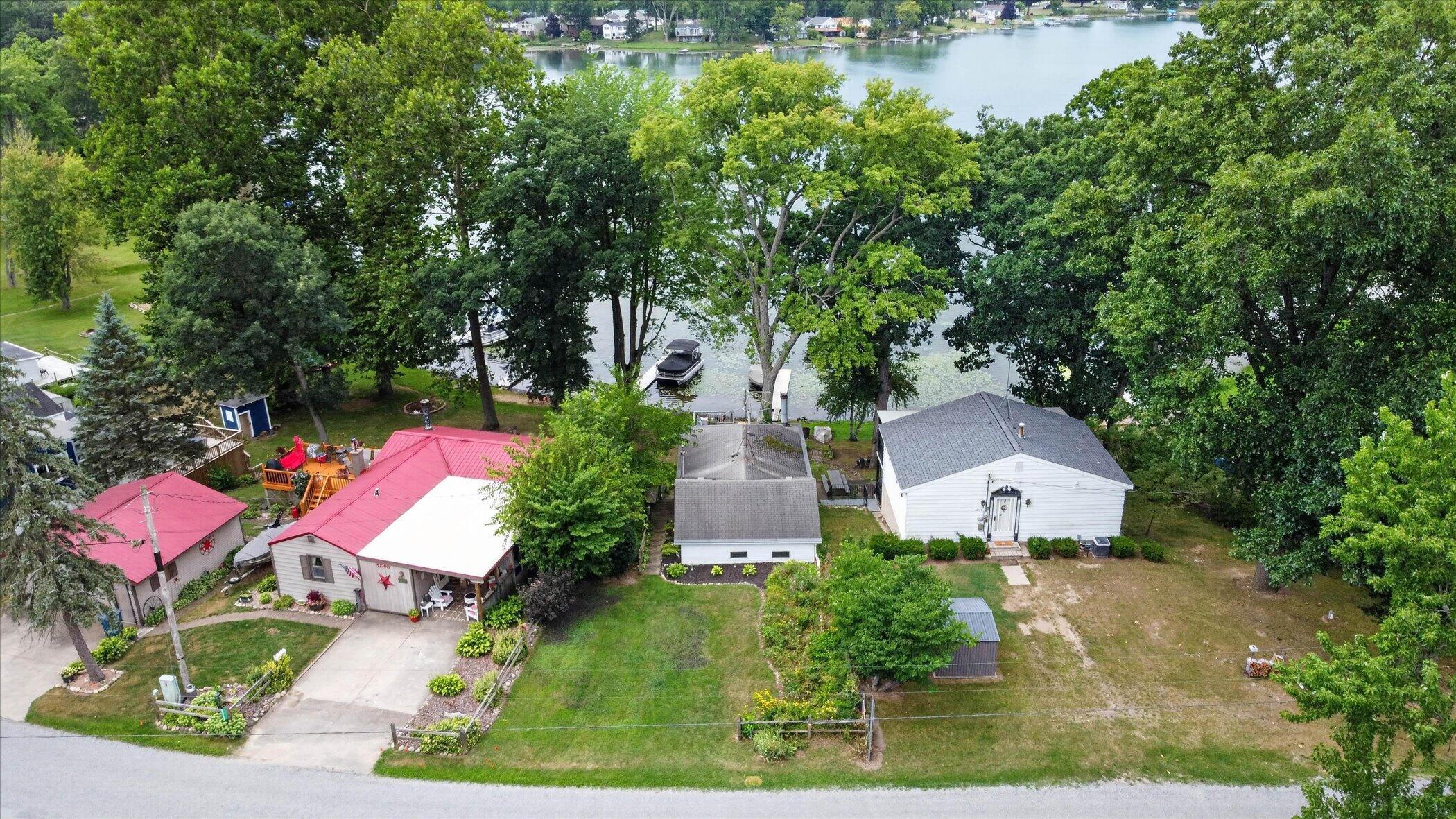 52784 Twin Lakeview Drive Dowagiac MI 49047