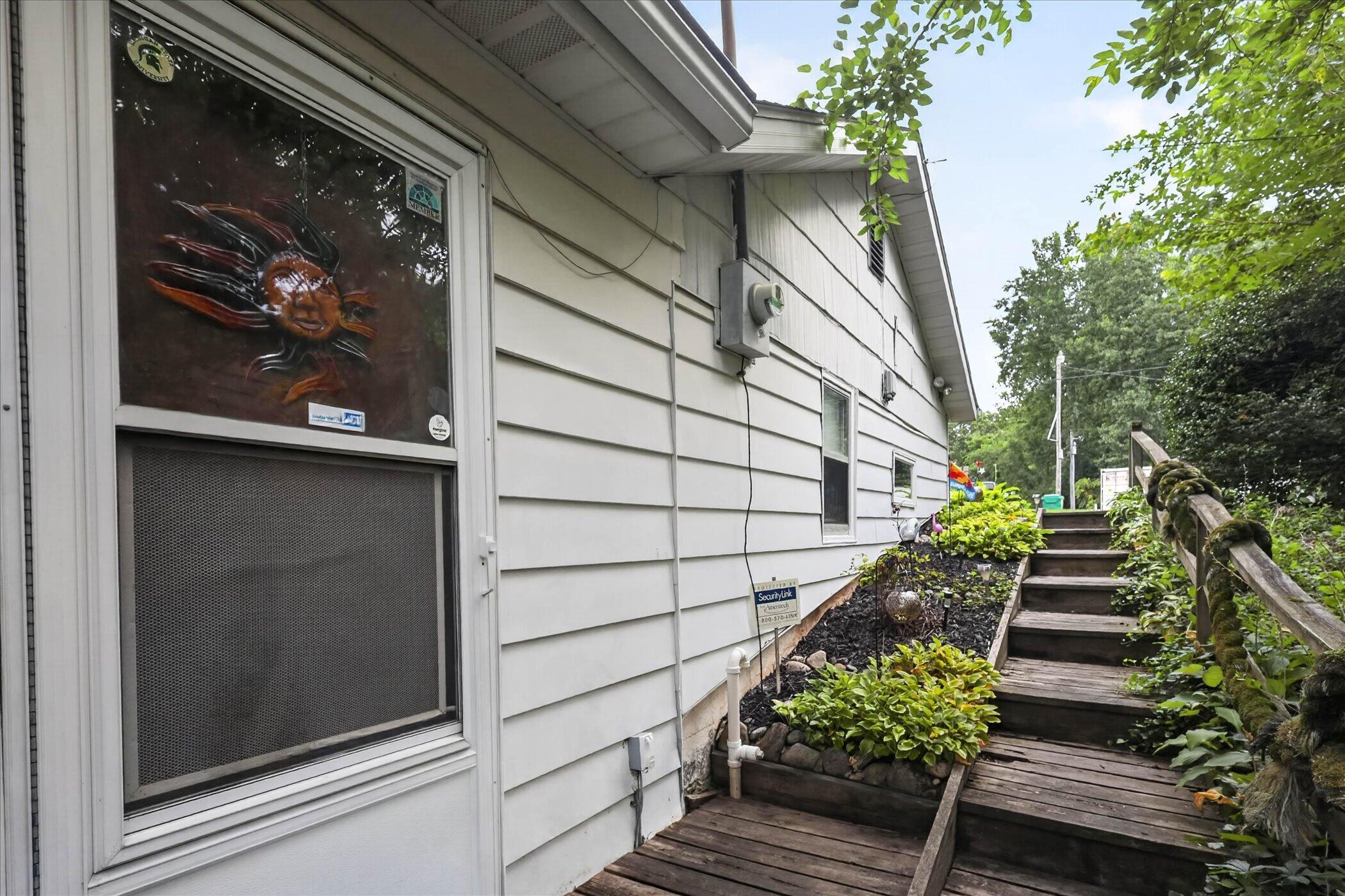 52784 Twin Lakeview Drive Dowagiac MI 49047