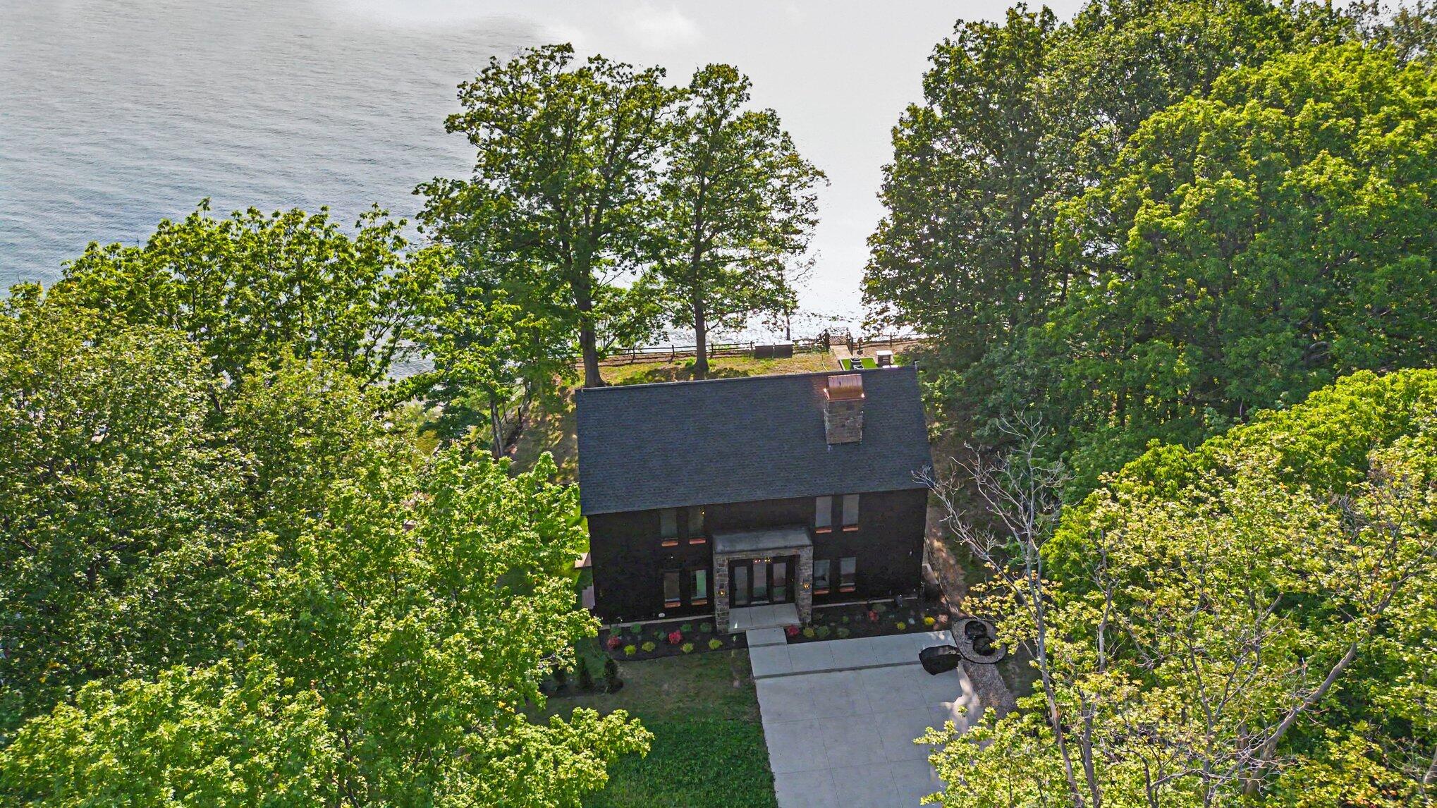 2578 Lakeshore Drive Fennville MI 49408