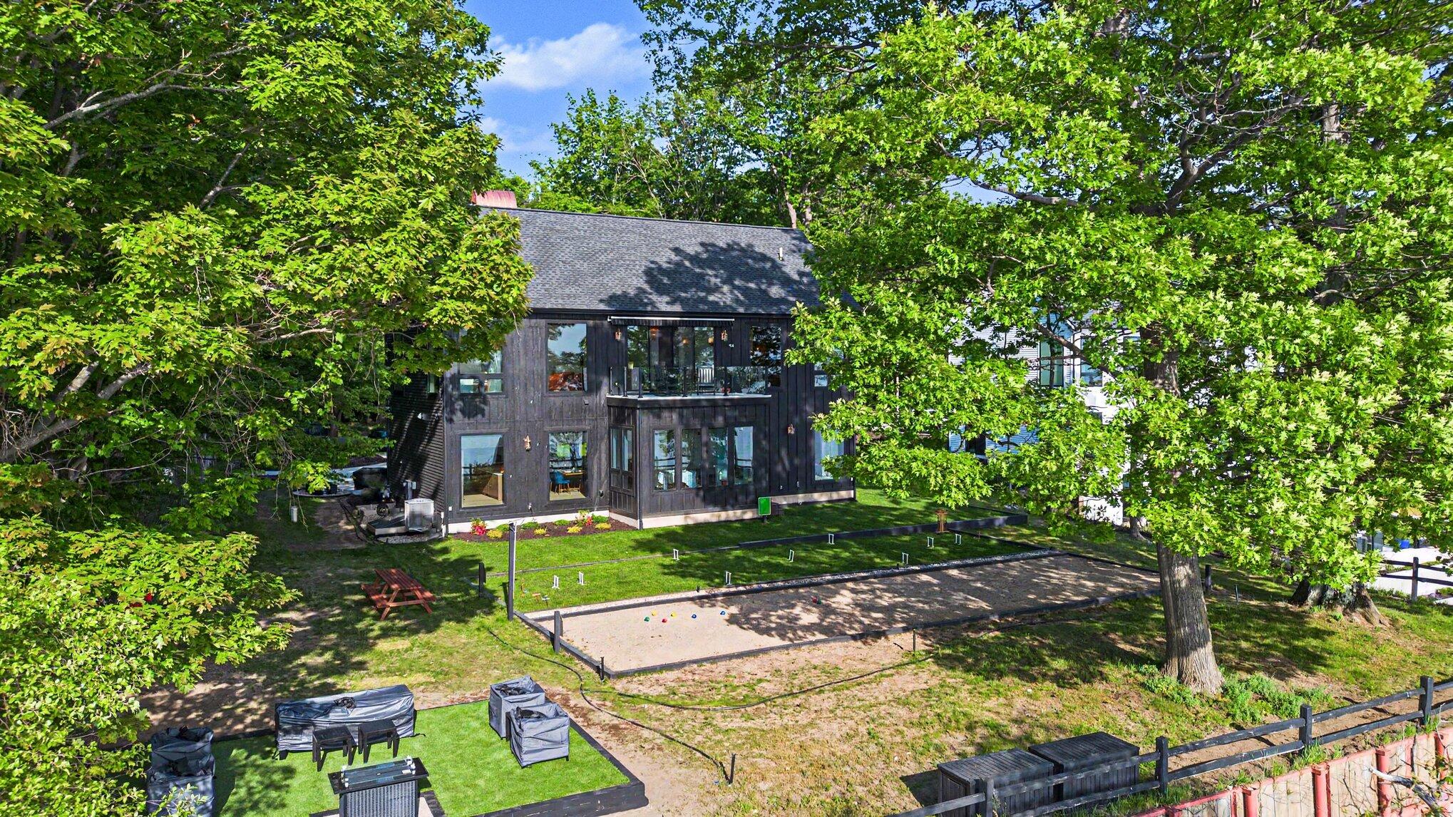 2578 Lakeshore Drive Fennville MI 49408