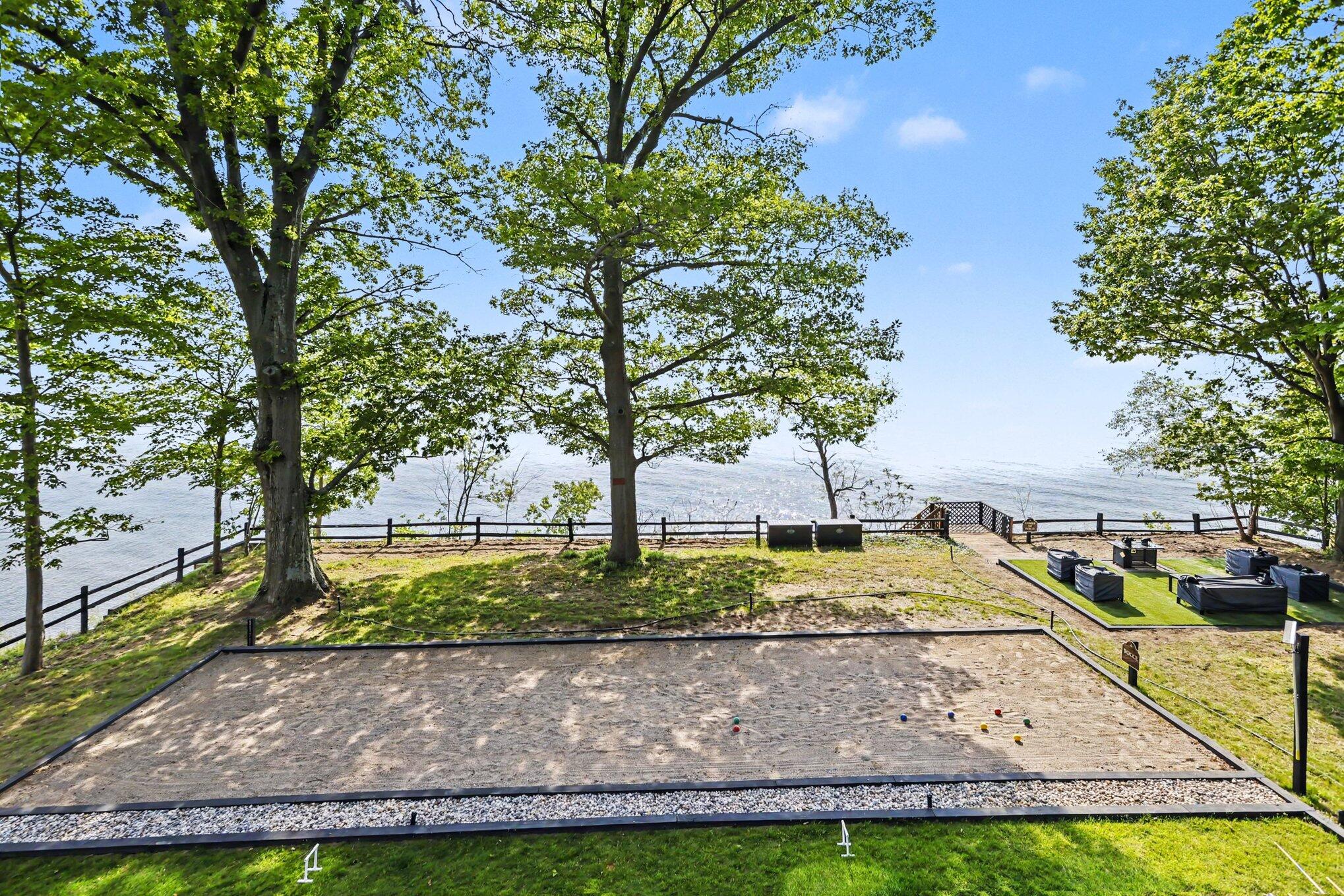 2578 Lakeshore Drive Fennville MI 49408